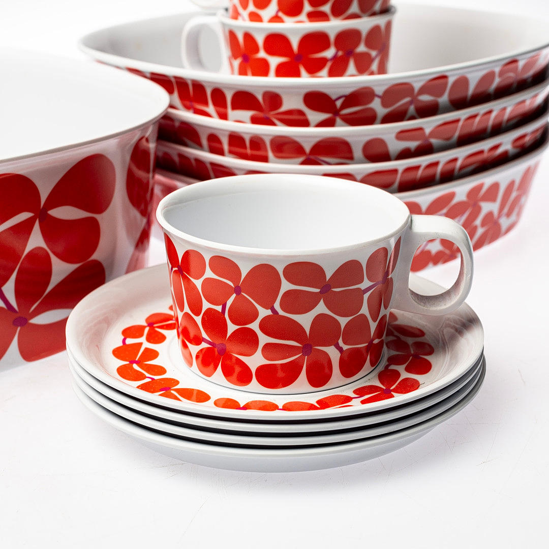 STIG LINDBERG. Tableware, 13 pieces, ornaments, “Ballet