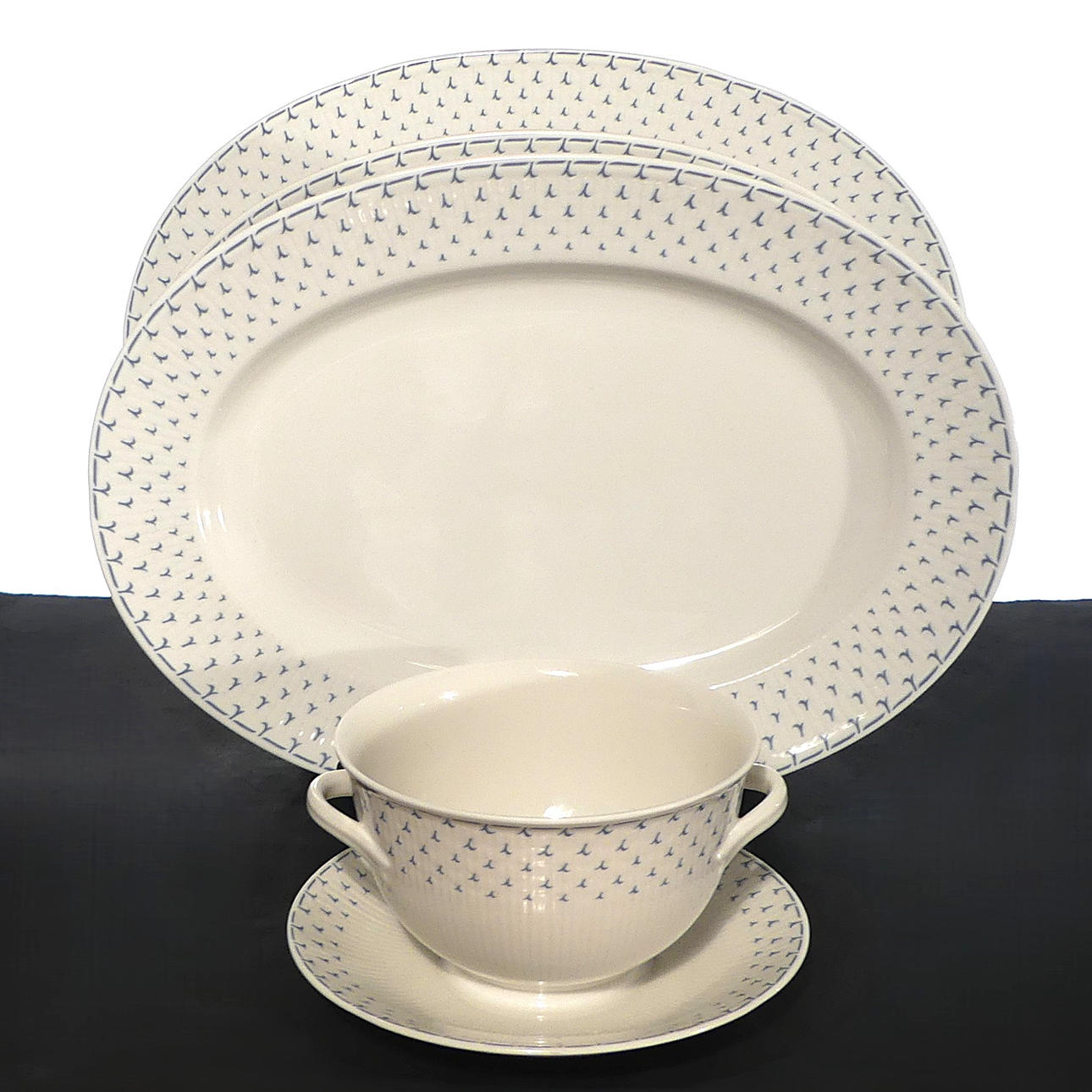 LOUISE ADELBORG. SININEN SIIPI, Rörstrand, 4 kpl.