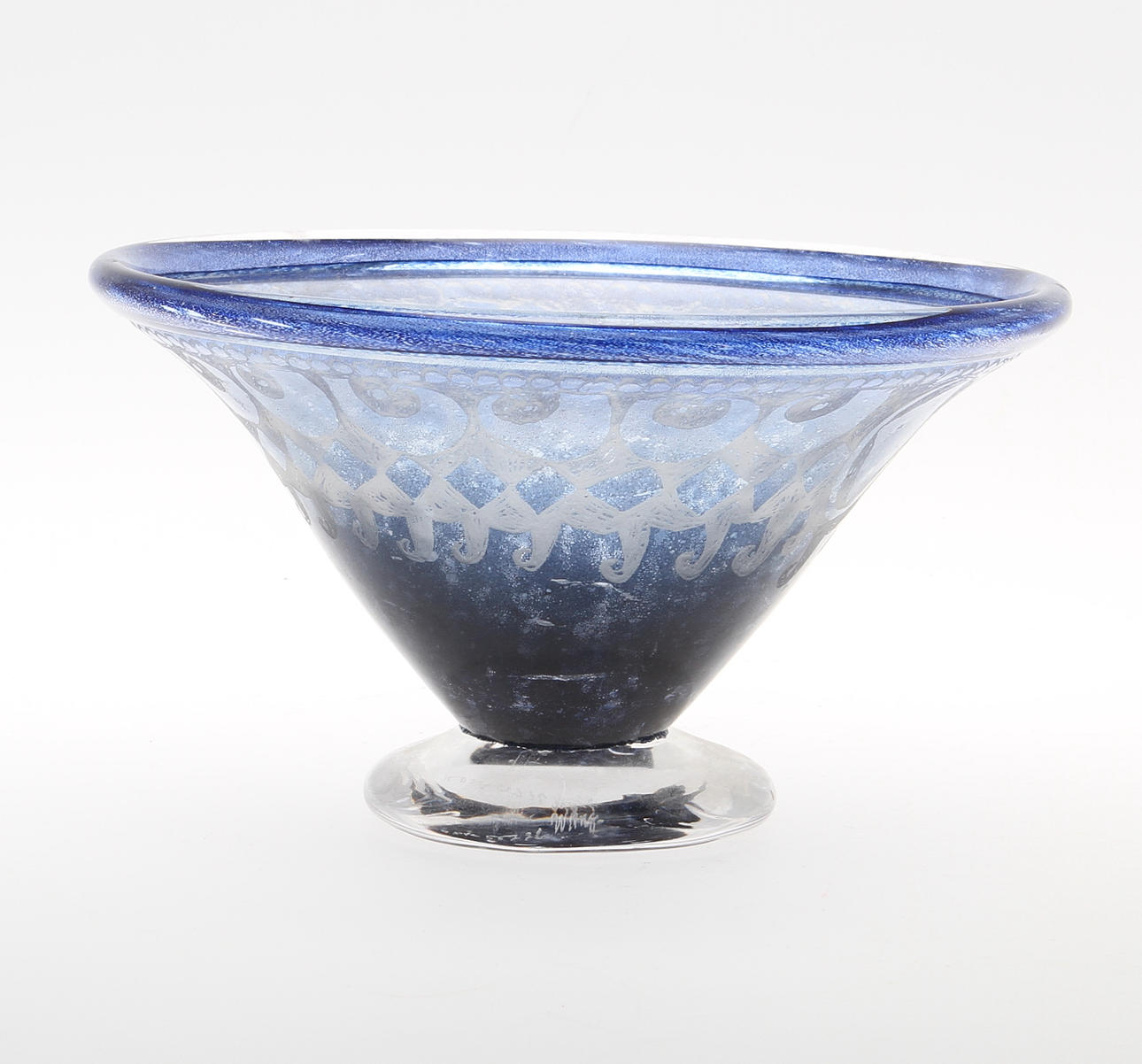 GÖRAN WÄRFF. Skål i konstglas, blå dekor, Kosta, sign.