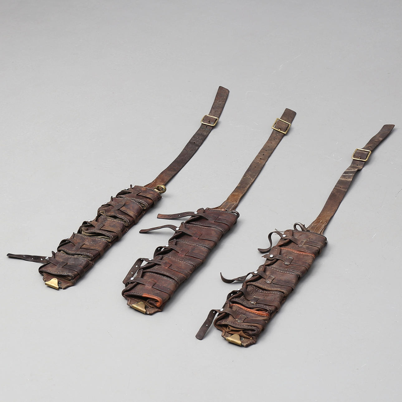 PATRONBÄLTEN 3 st, läder, Sverige tidigt 1900-tal.