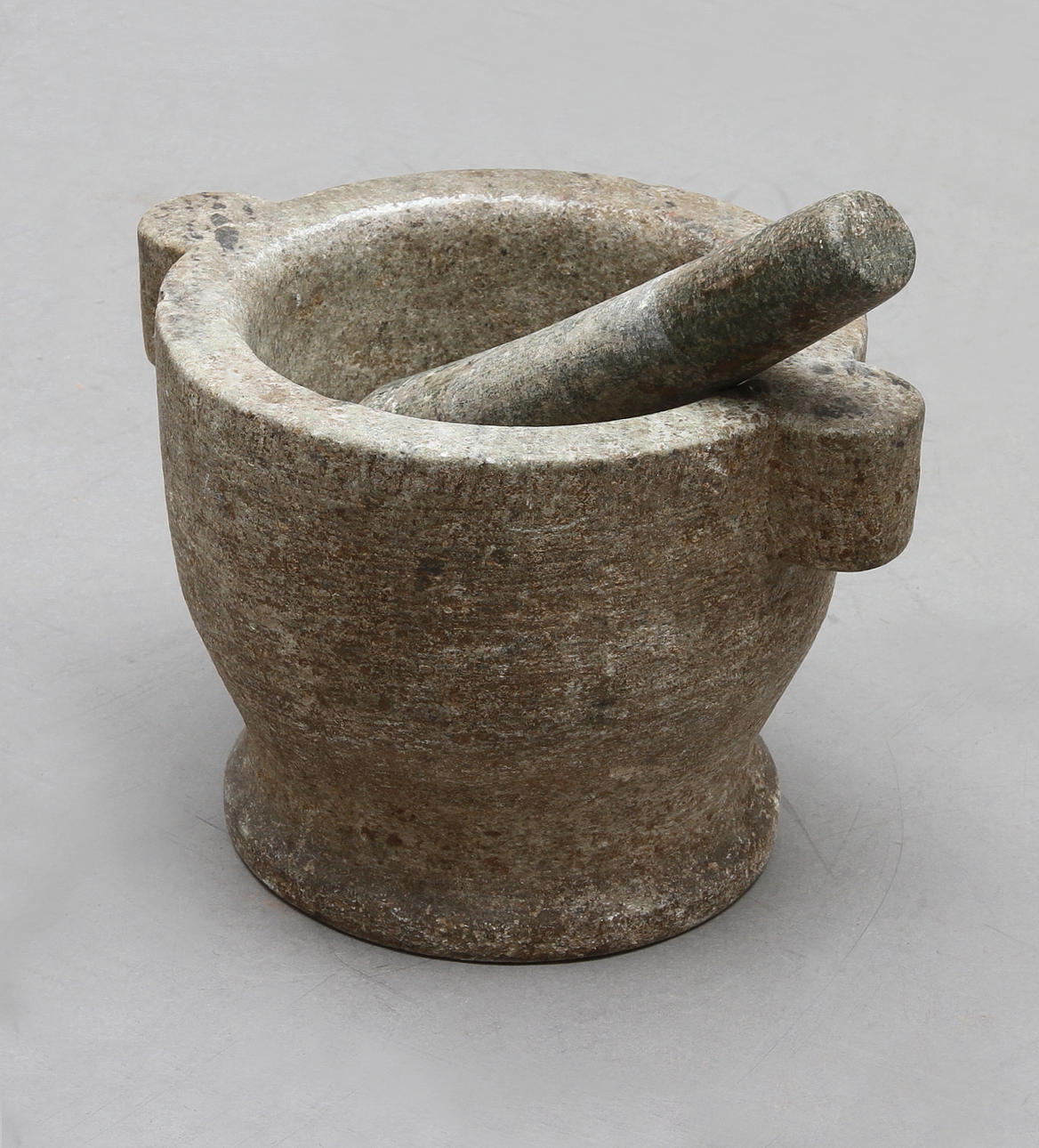 STENMORTEL MED STÖT. 1900-talets början.