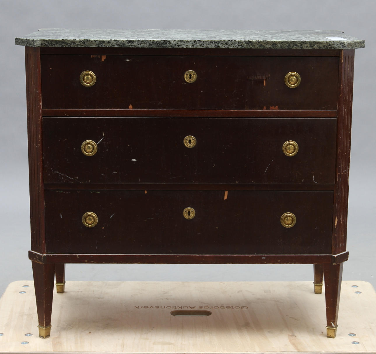 BYRÅ, med stenskiva, gustaviansk stil, 1900-tal.