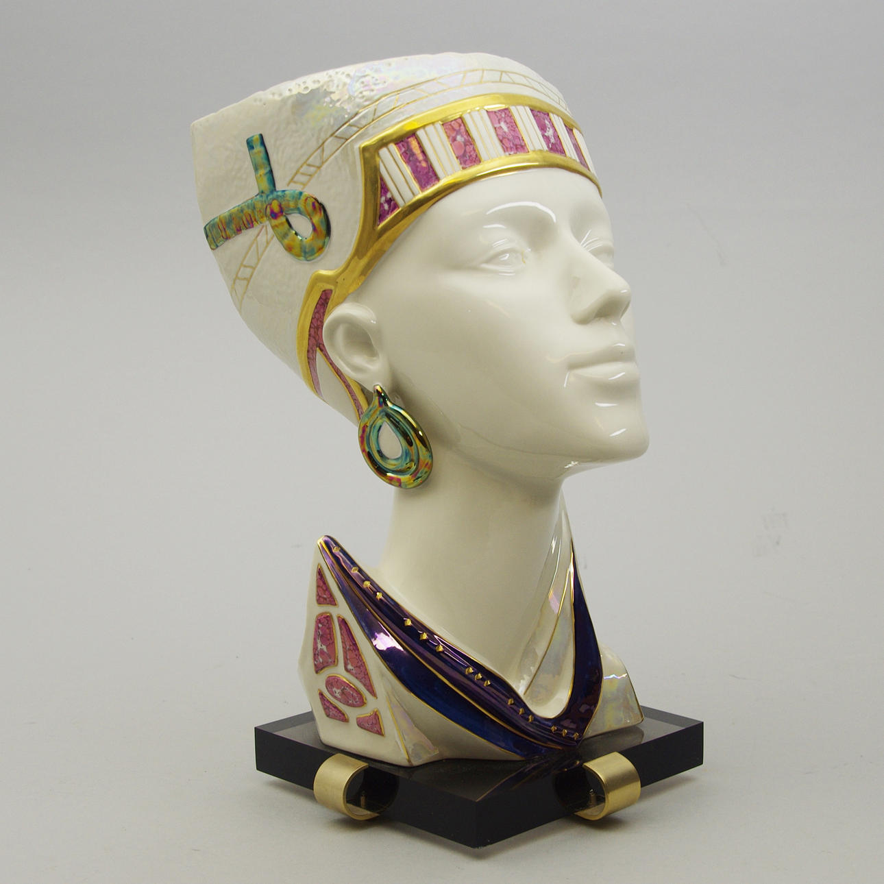 FIGURIN, porslin på plastsockel, Galos design, Spanien.