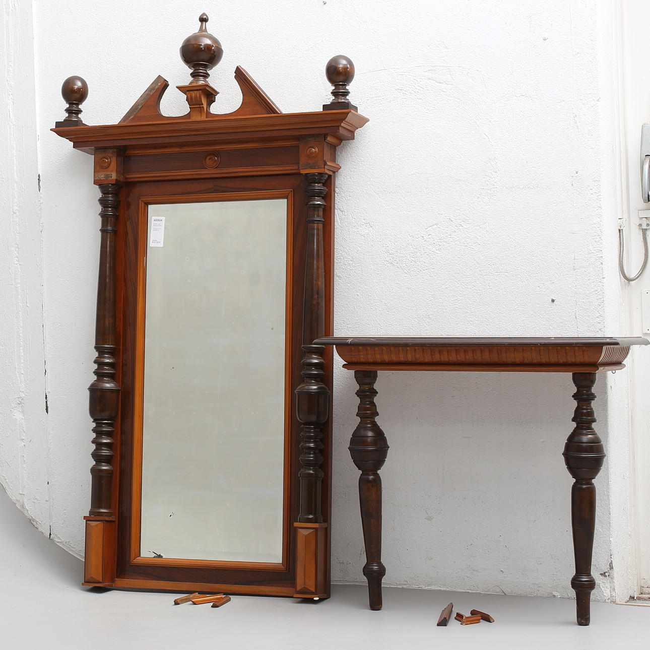 SPEGEL med KONSOLLBORD, nyrenässans,1800-talets slut.