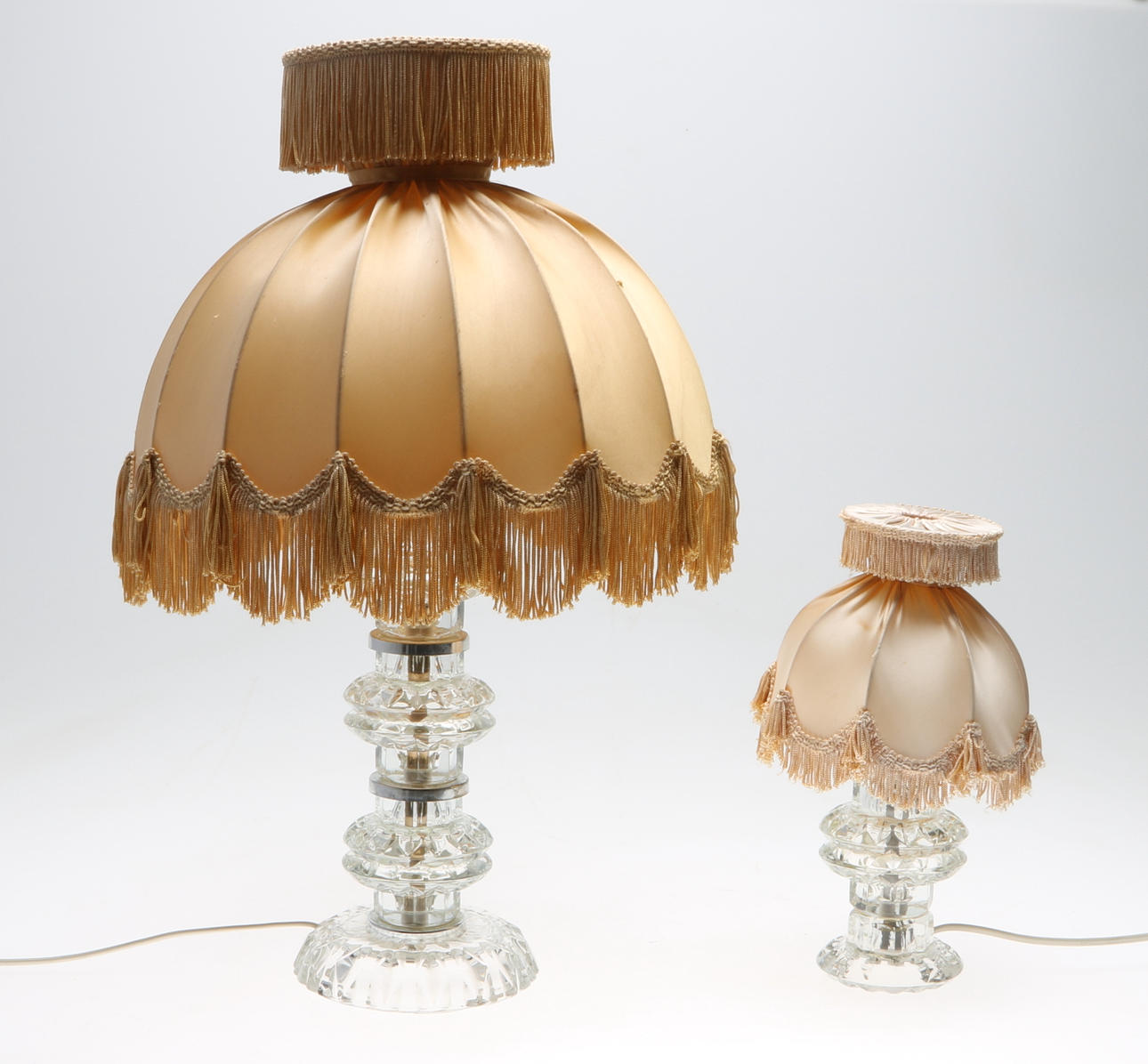 BORDSLAMPOR, 2 st, glas, 1900-talets senare hälft.