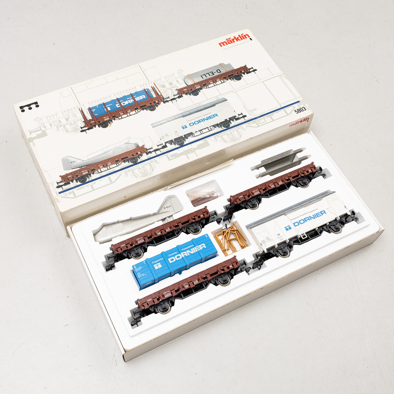 MÄRKLIN, 5803, set of 4 carriages and aircraft Dornier Do 27scale 1, instruction, original packaging.