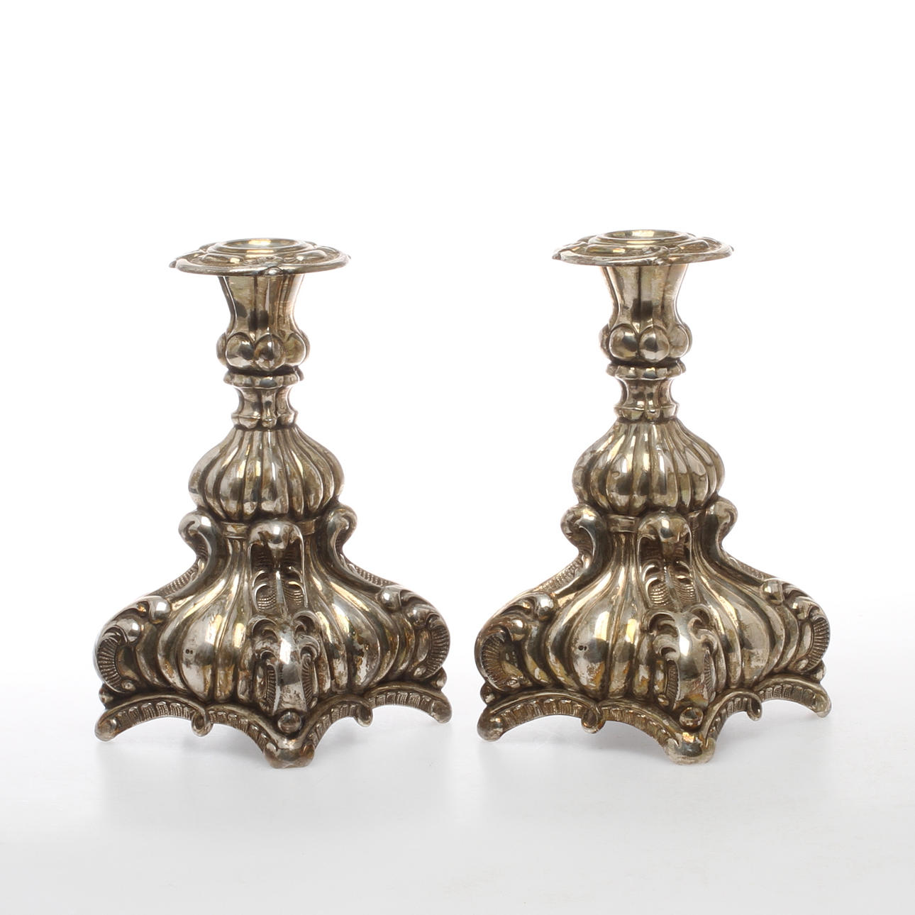 LJUSSTAKAR, 1 par, rokokostll, silver, Danmark, 1900-tal.