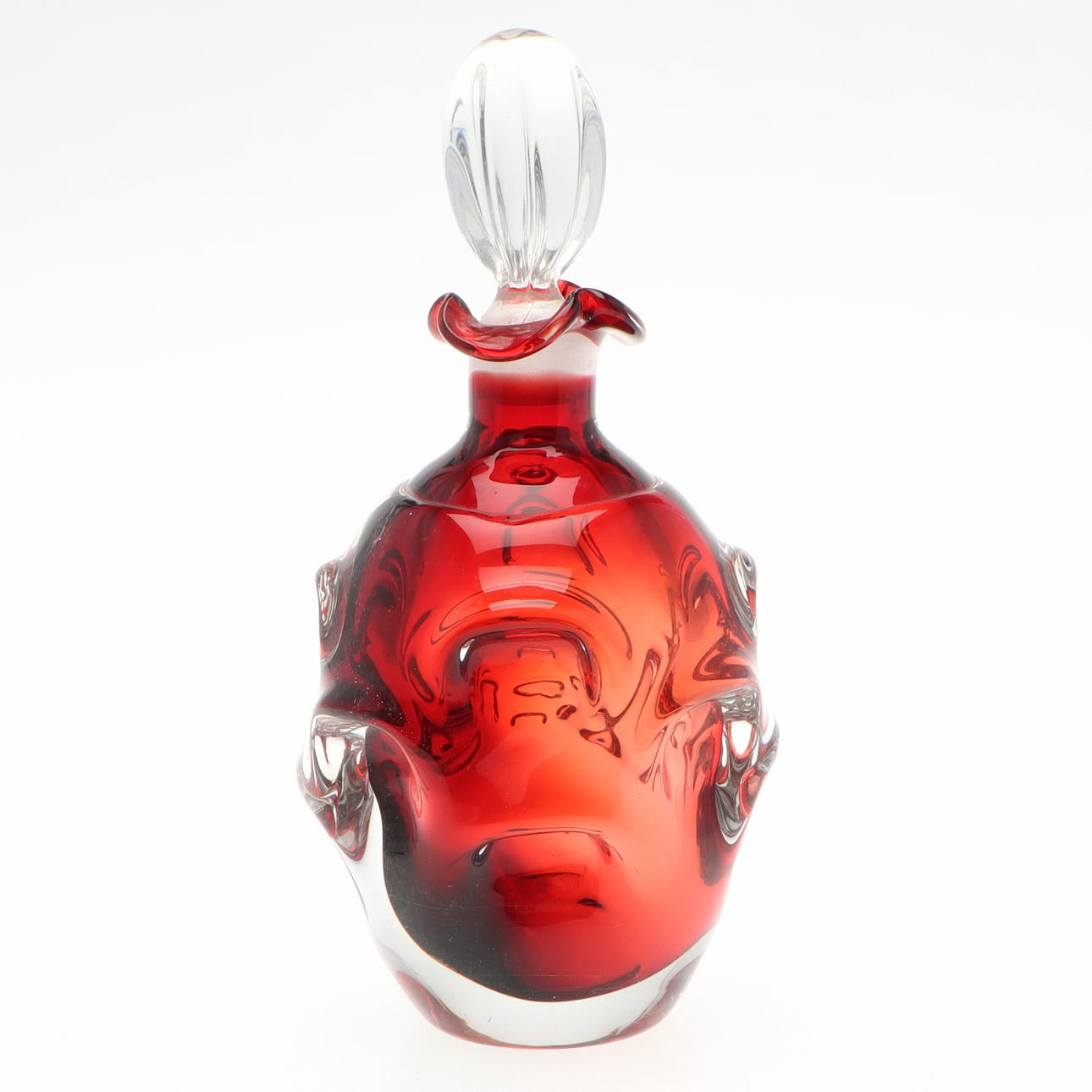 BÖRNE AUGUSTSSON. Decanter, red glass, Åseda, unsigned.