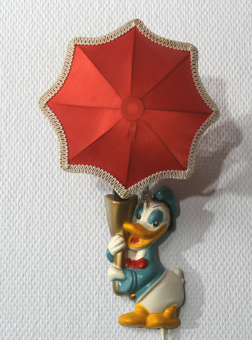 VÄGGLAMPA, metall, Kalle Anka, 1950-60-tal.