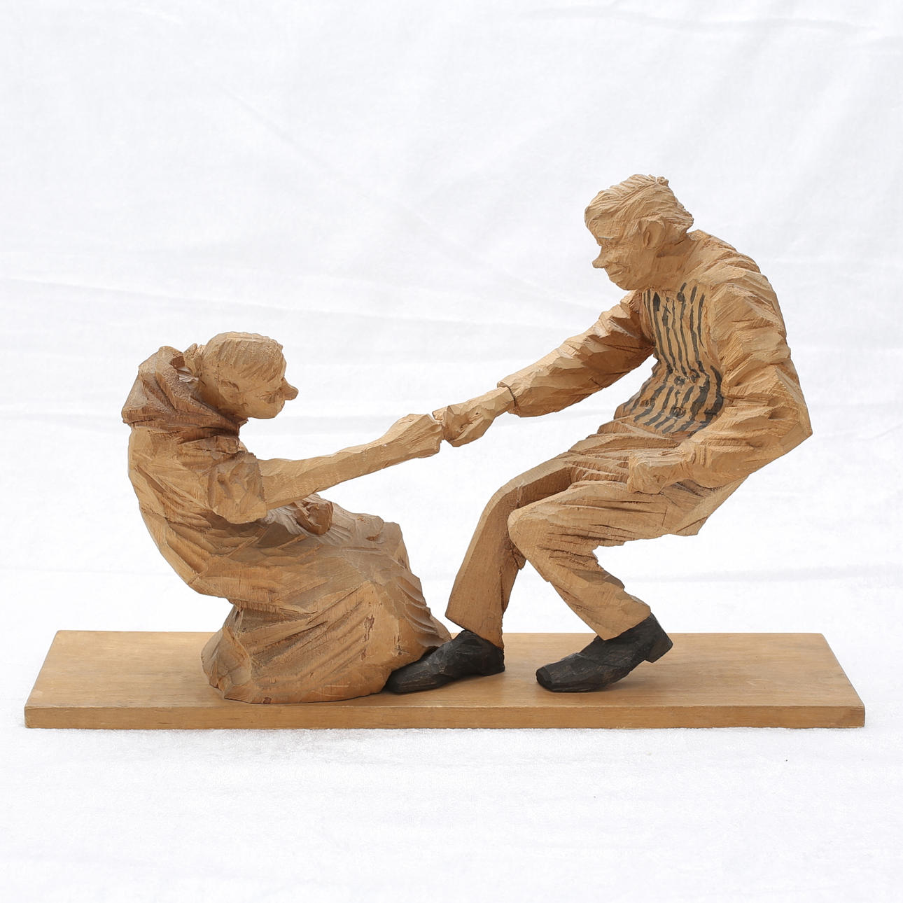 AXEL PETERSSON DÖDERHULTARN. Skulptur, Äktenskapet, snidat trä, hand- och stämpelsignerad, daterad 1924.