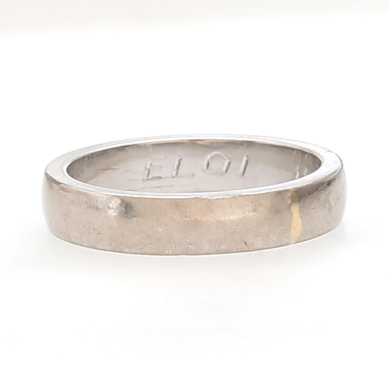 Sortija alianza en oro y diamantes.