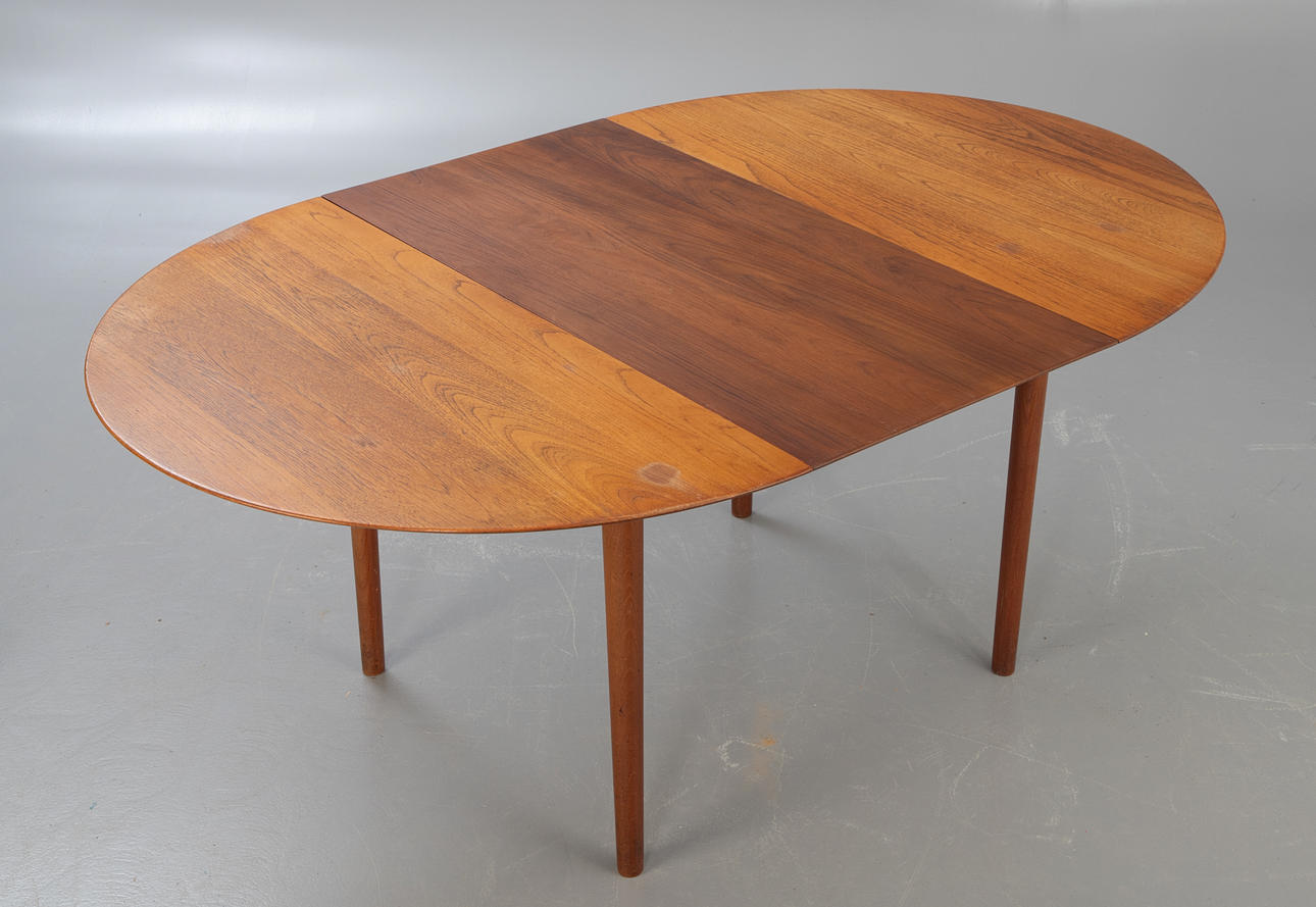 PETER HVIDT & ORLA MØLGAARD-NIELSEN. “Model 311” dining table