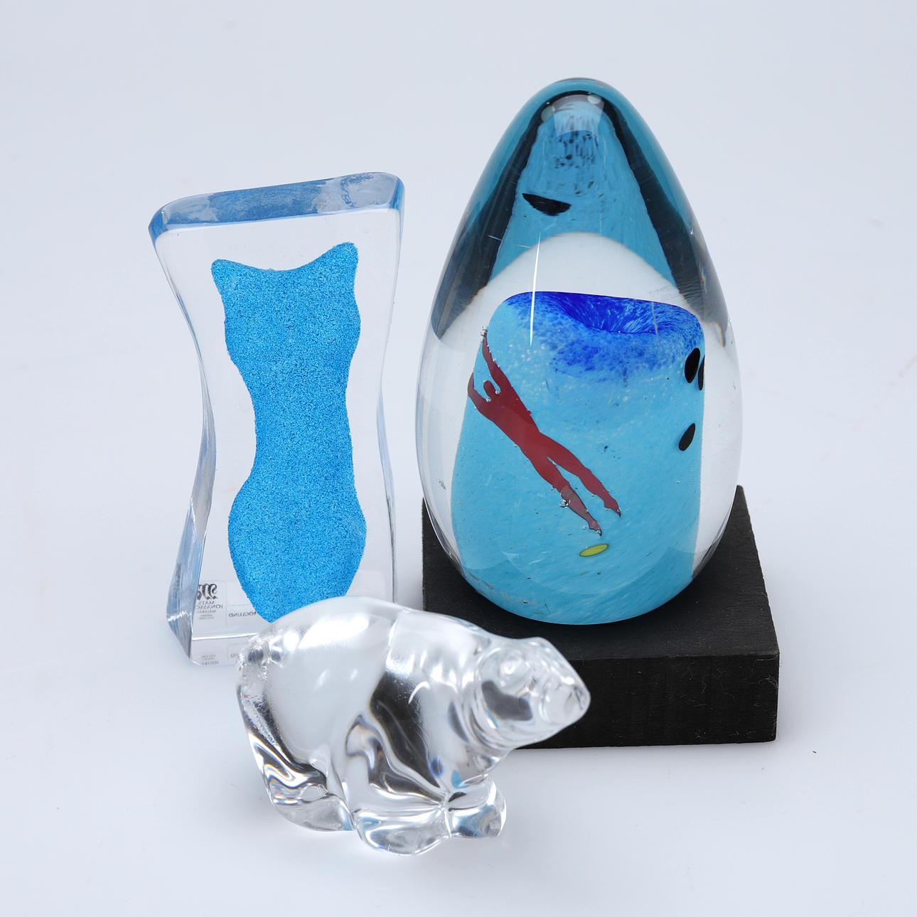 BERTIL VALLIEN. GLASSKULPTURER, TRE STYCKEN. Glas - Konstglas - Auctionet