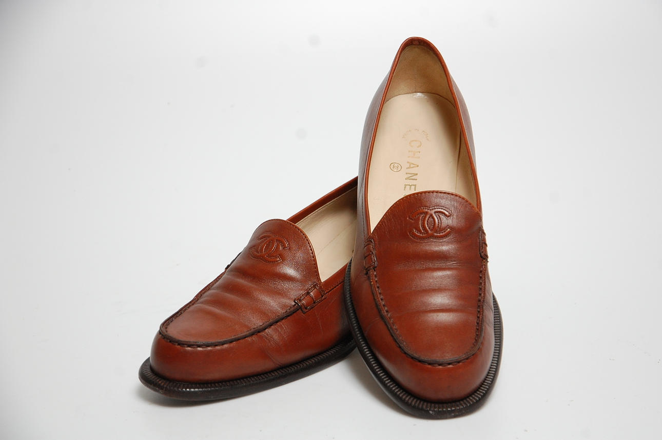 DAMSKOR, skinn CHANEL.