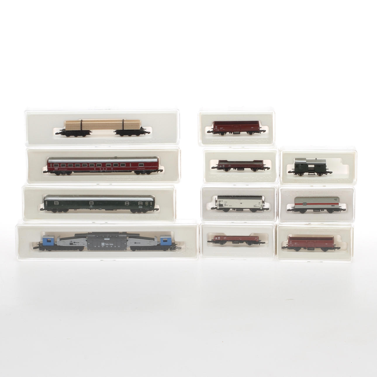 MÄRKLIN Z Mini-Club 11 vagnar i originalkartonger.