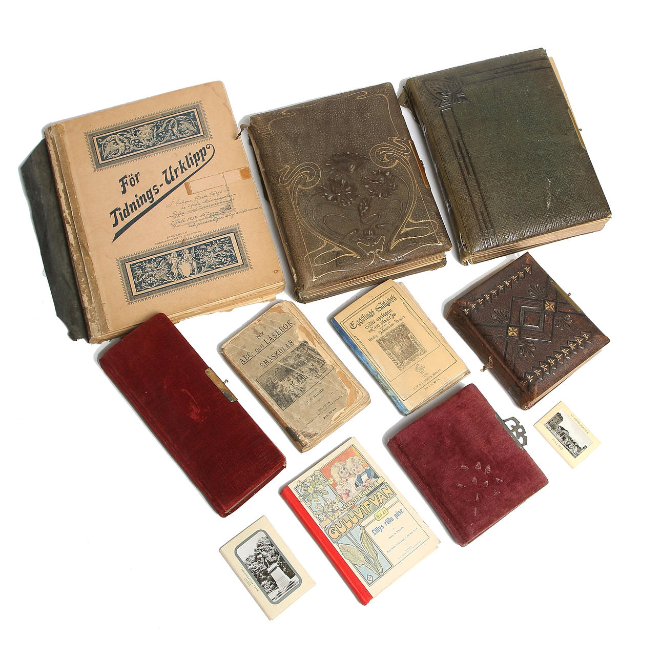 FOTOALBUM, 5 st, BÖCKER, 4 st, bl.a. ABC-och läsebok samt FOTOGRAFIER, Lund och Malmö. 1900-talets första del.