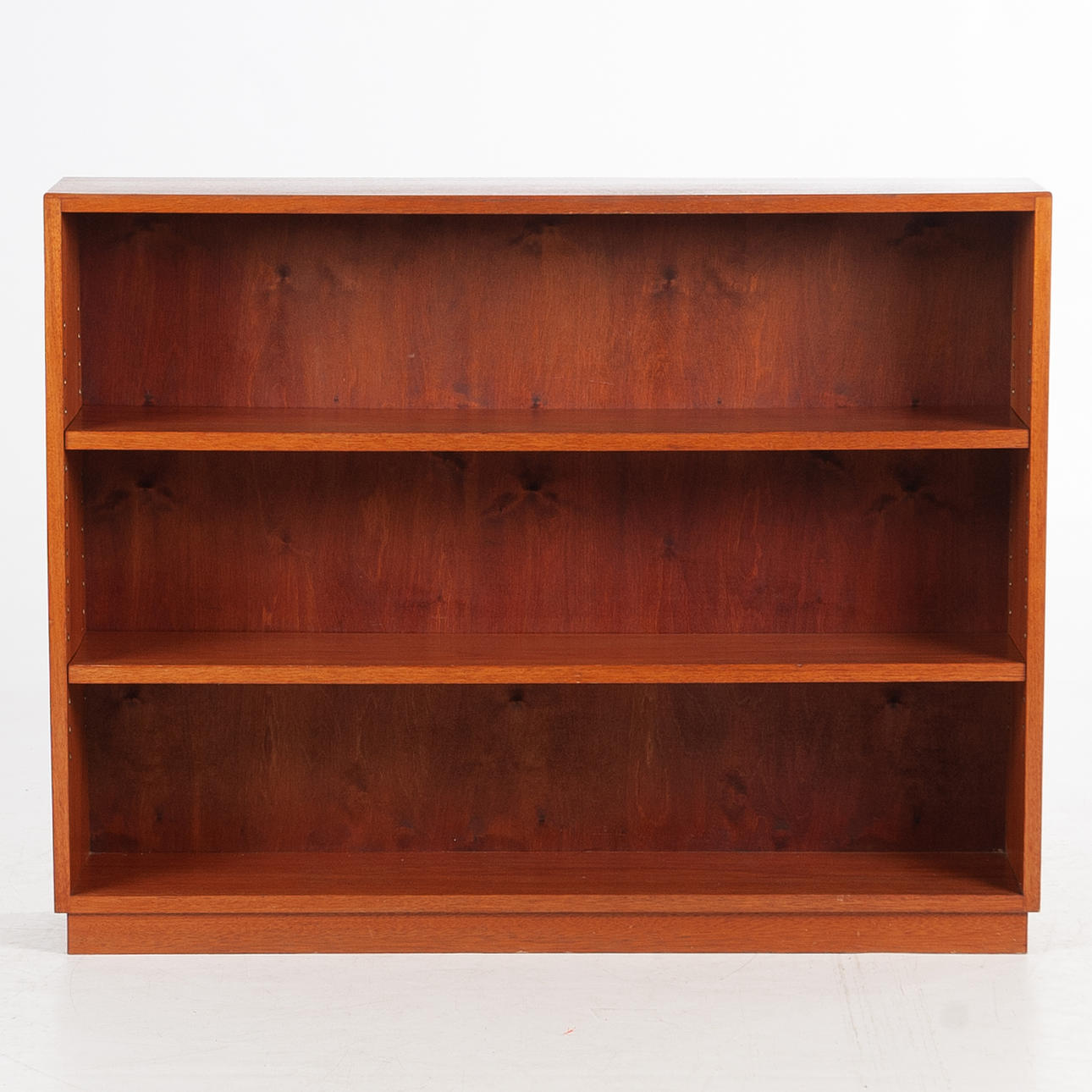 BOOKCASE. Teak.