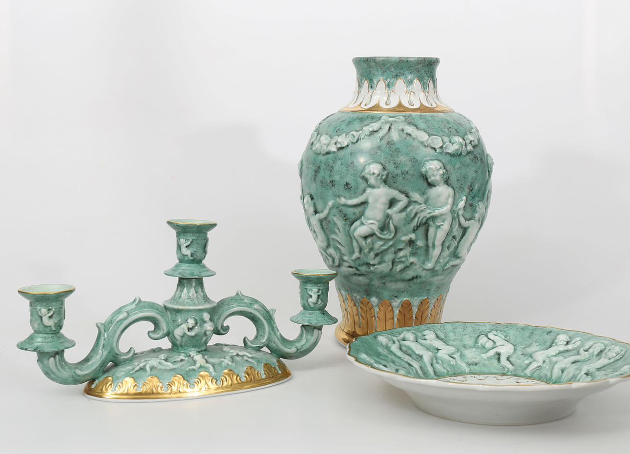 VAS, FAT OCH LJUSSTAKE, porslin, von Schierholz.