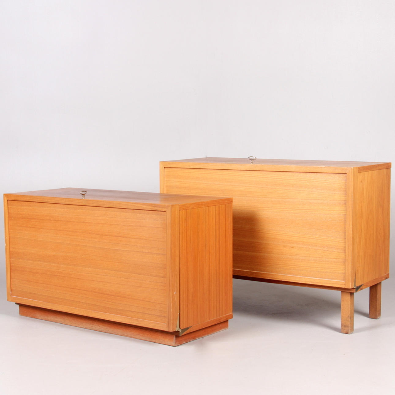 SKIVSKÅP, 2 st. Teak, String Design AB, 1900-talets mitt.