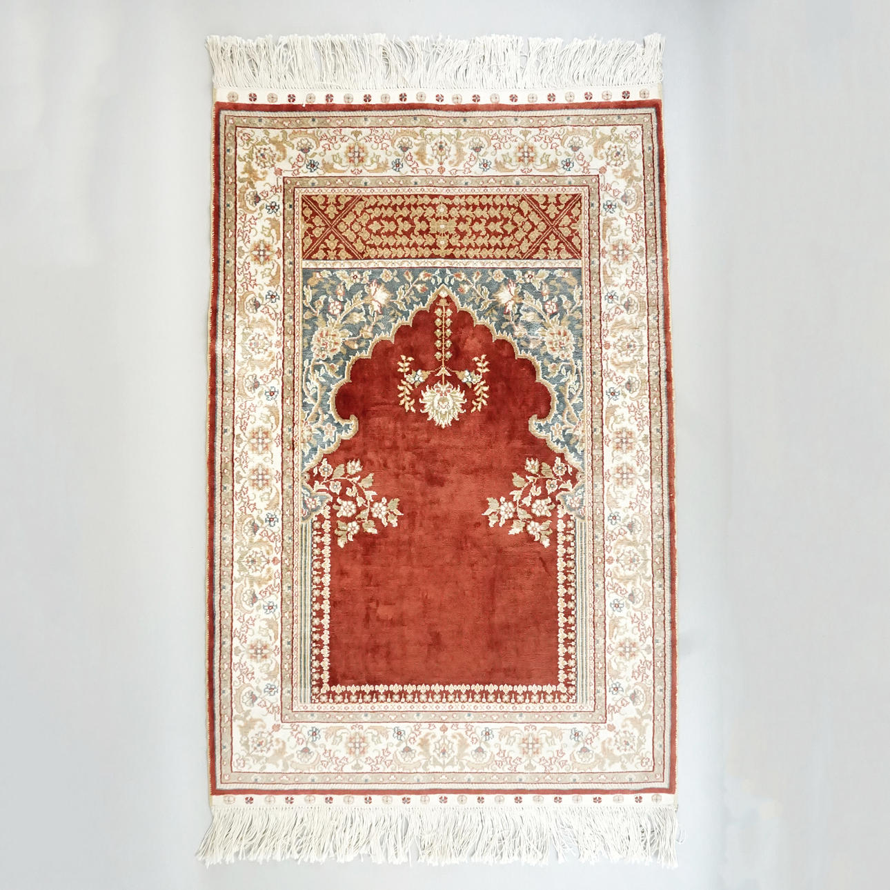 BÖNEMATTA, silke, mått ca 60 x 96 cm.