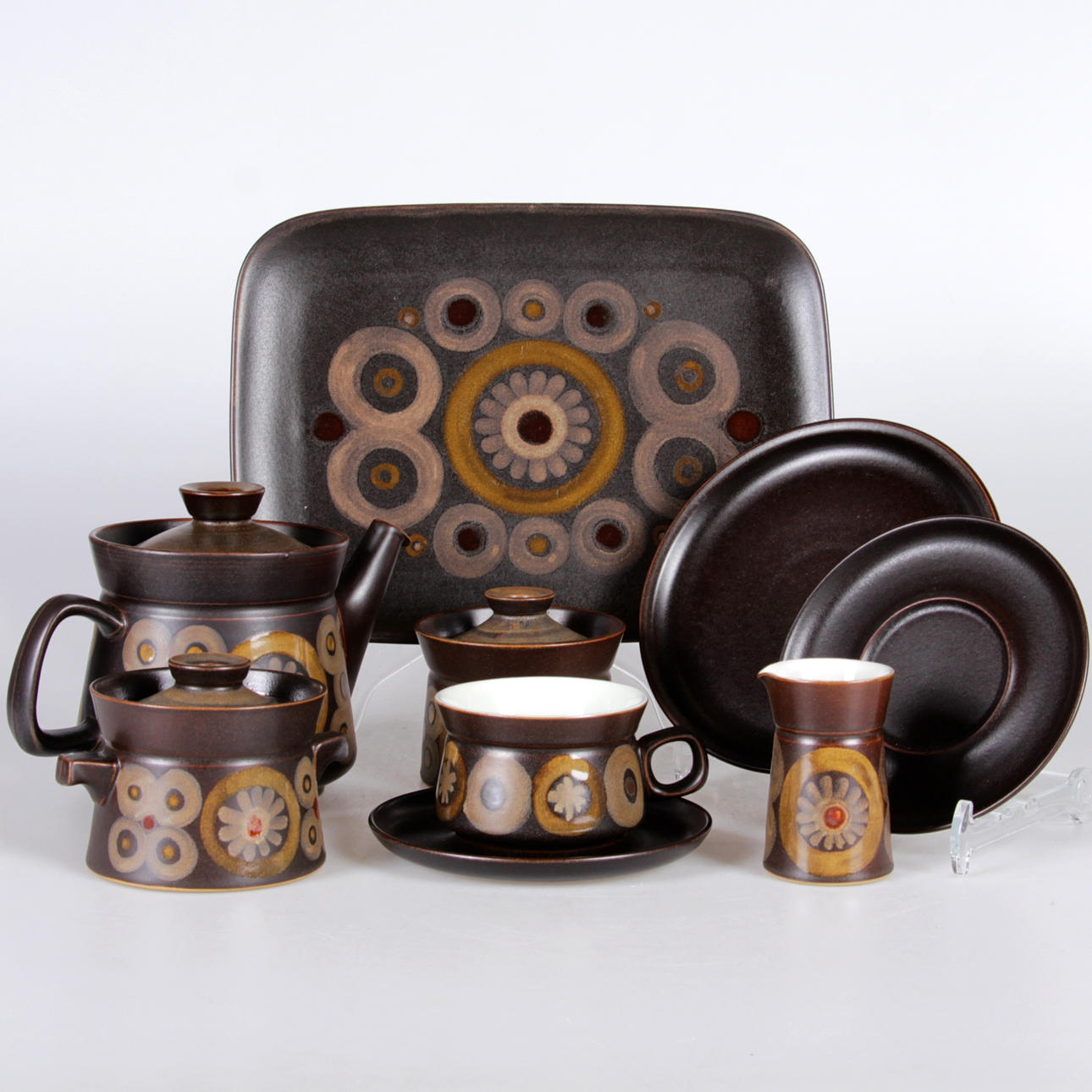 TESERVIS, stengods, 41 delar, "Denby", England.