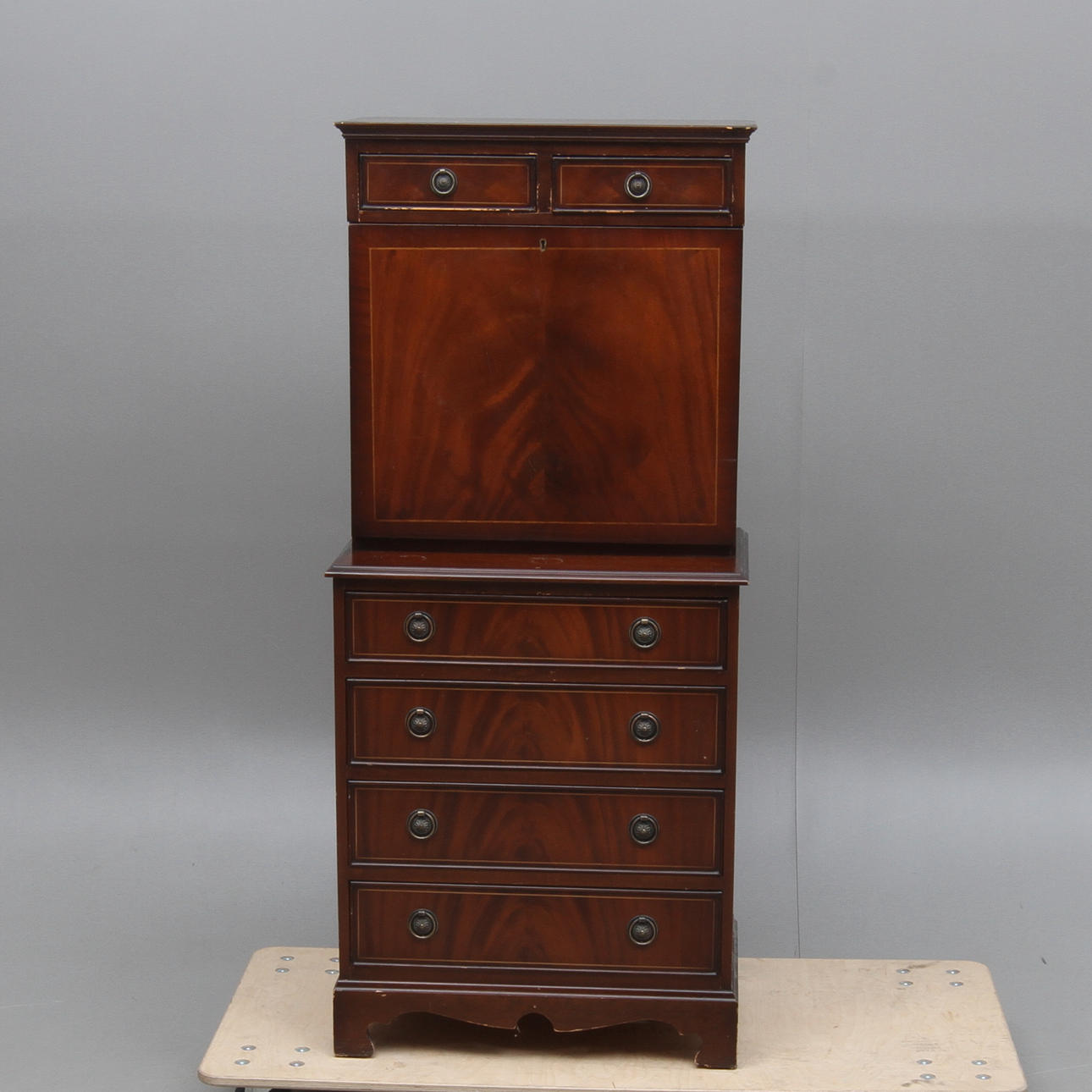 SKRIVSKÅP, engelsk stil, 1900-tal.