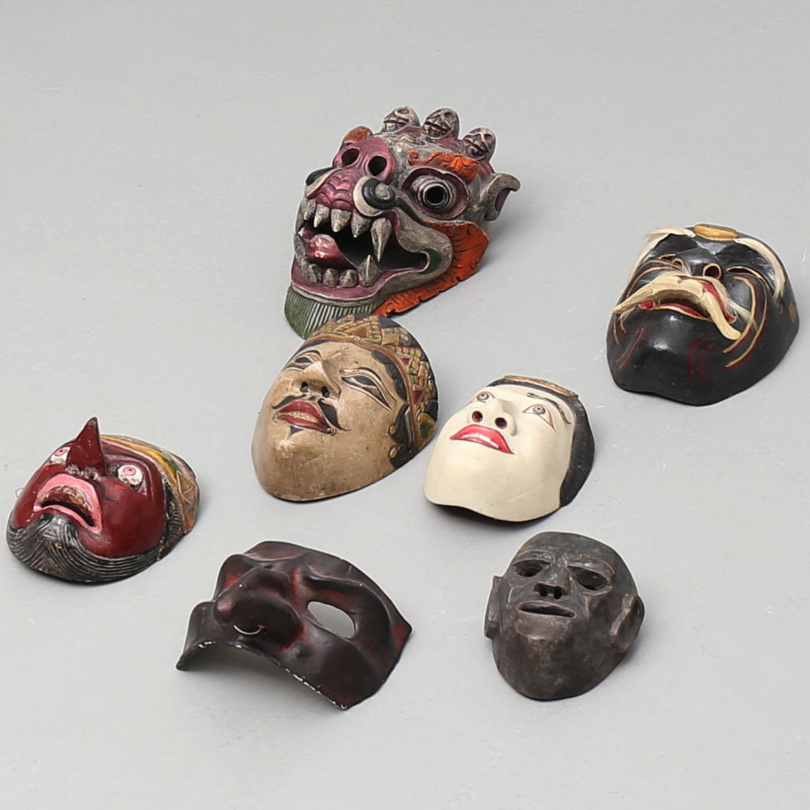 MASKER, 7 st, bl. a. Java och Nepal, 1900-talets andra hälft.