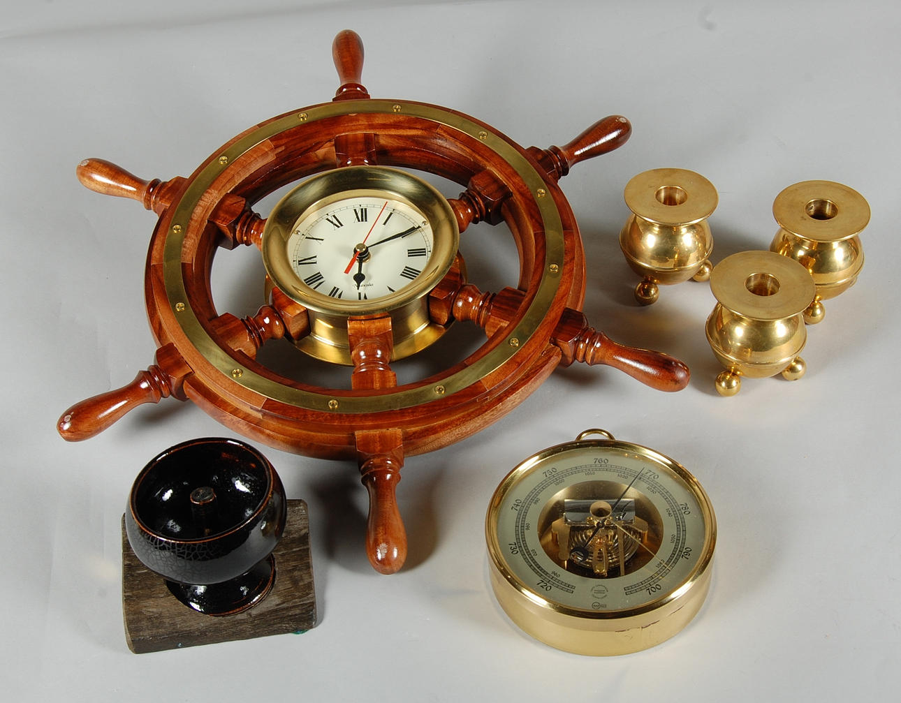 VÄGGUR, BAROMETER, OLJELAMPA , LJUSSTAKAR, 6 delar.