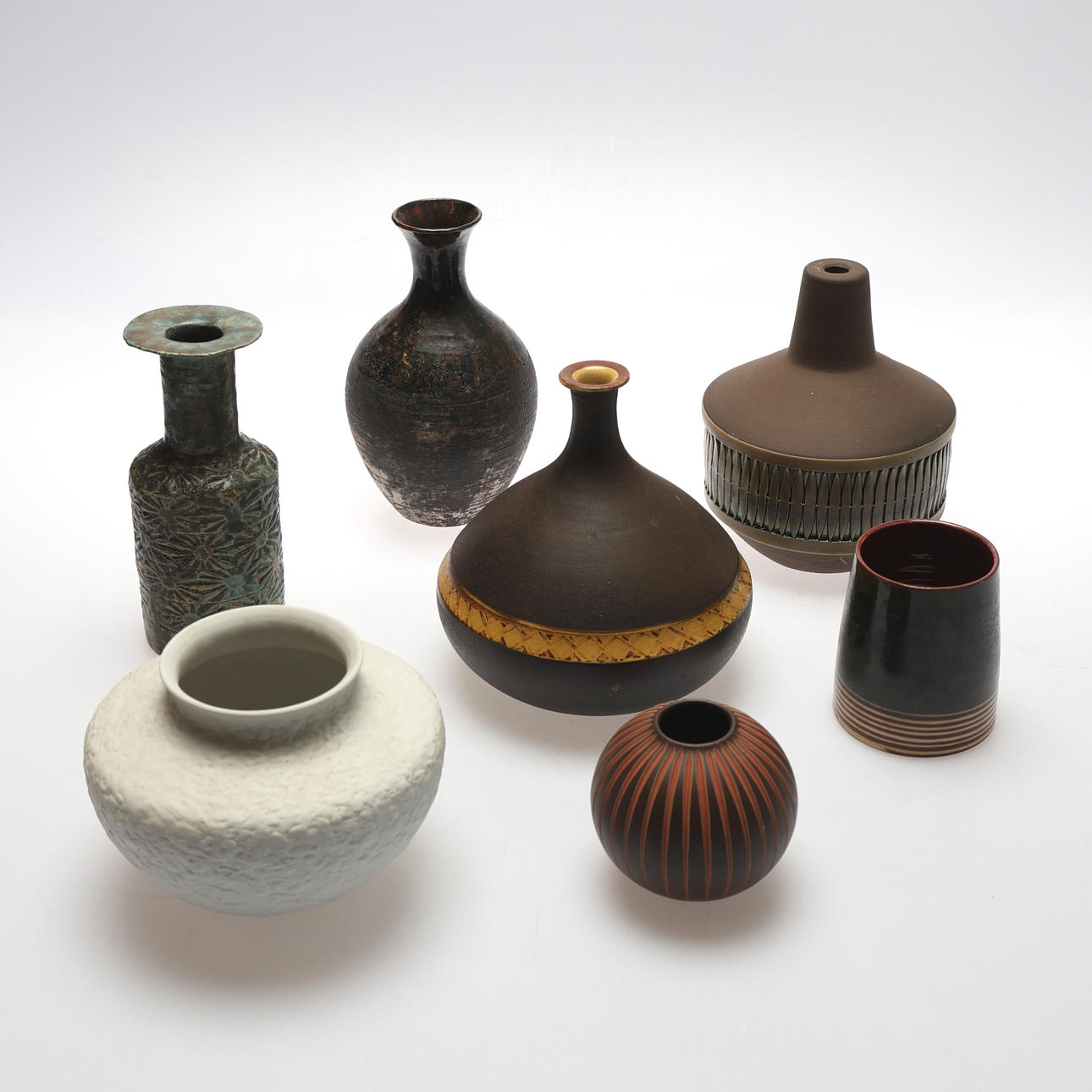 KERAMIKFÖREMÅL. 7 st.