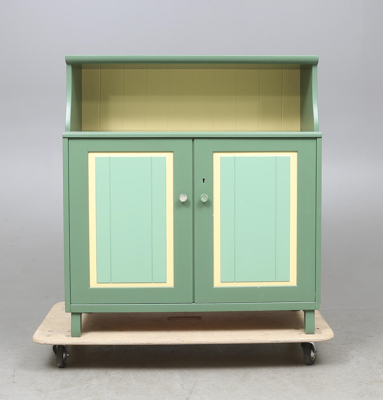 SKÄNK, "Visingsö", Carl Malmsten. Modellen formgiven 1953.