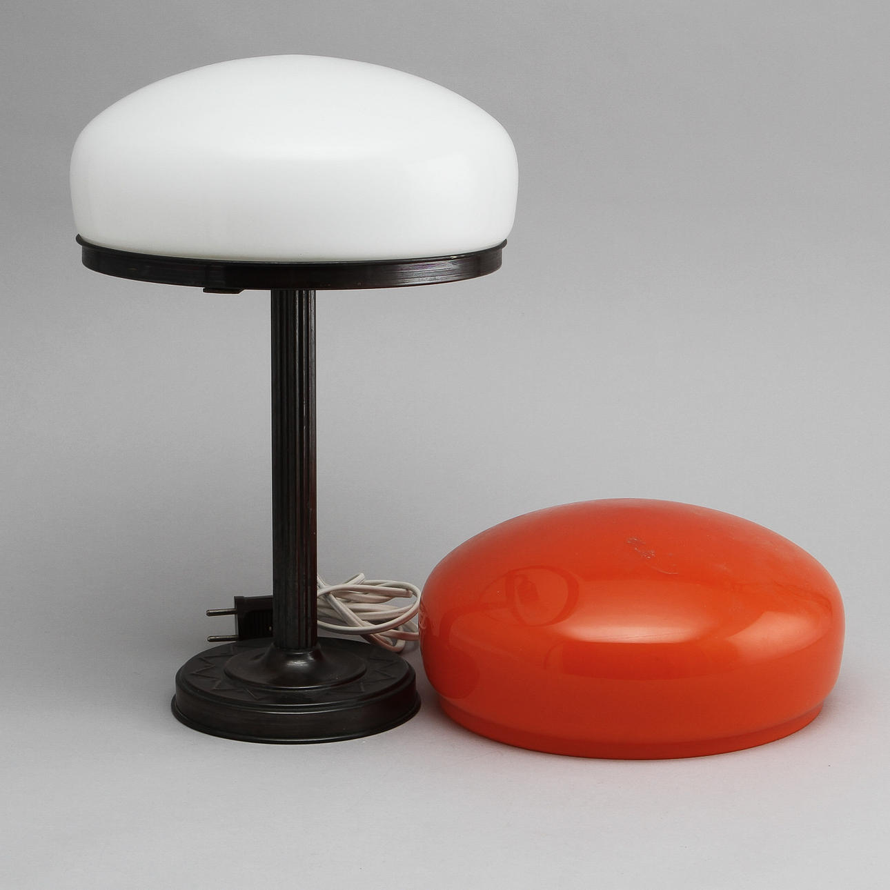 BORDSLAMPA, "Strindbergsstil", 1900-tal.