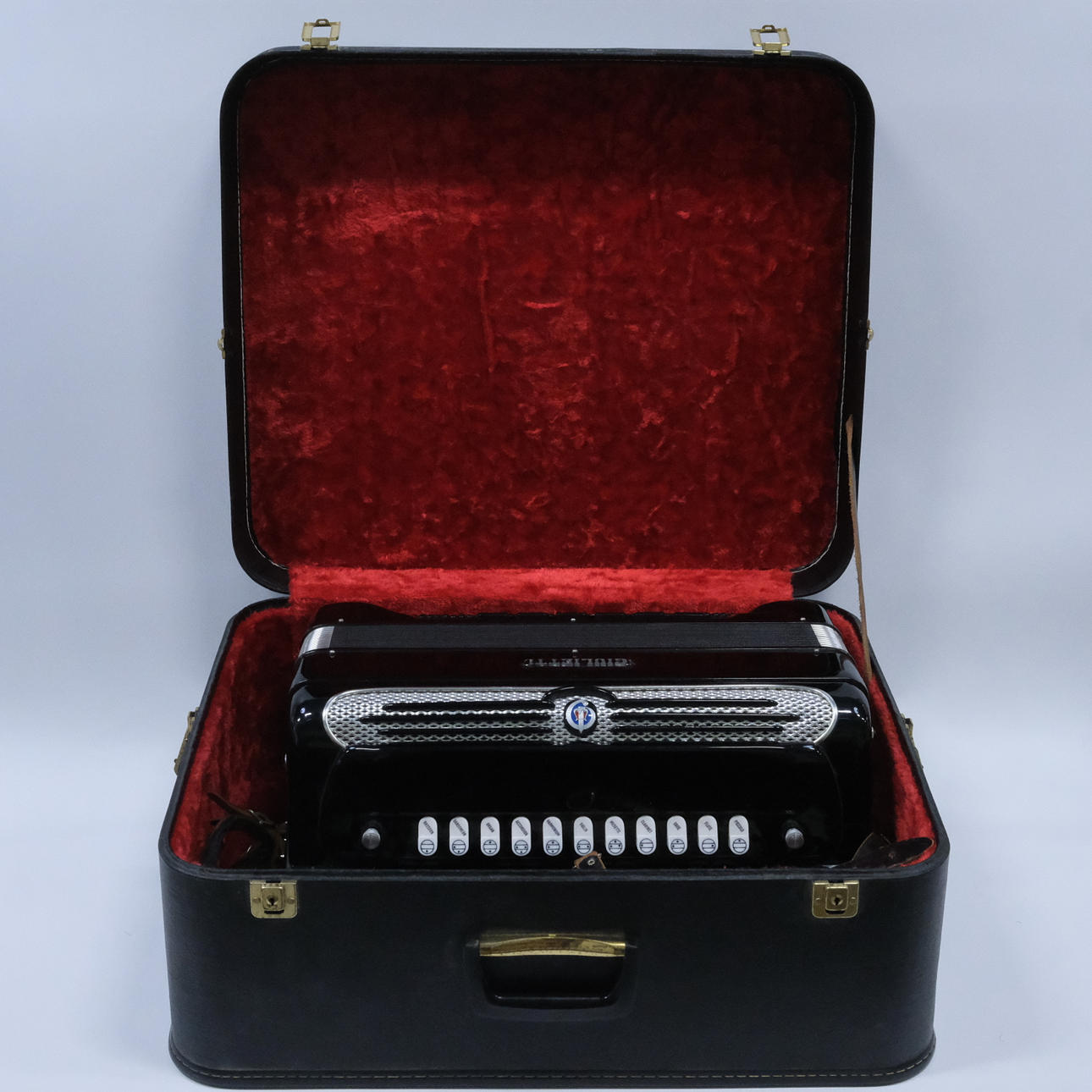 GIULIETTE. ACCORDION. “CLASSIC 127 C”.