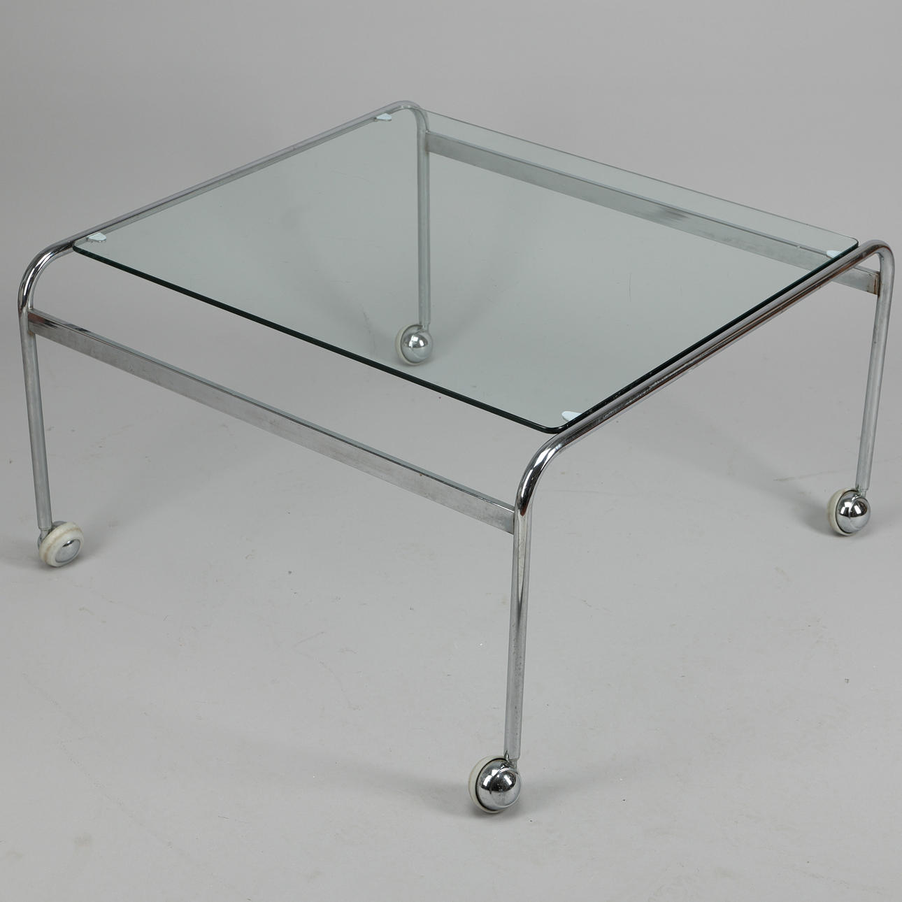 BRUNO MATHSSON. Soffbord, "Karin", Dux, glasskiva.