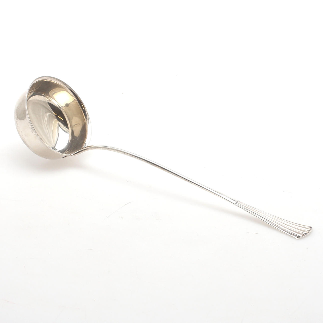 SLEV, silver, C G HALLBERG, importerat silver, 1914, vikt ca 190 gram.