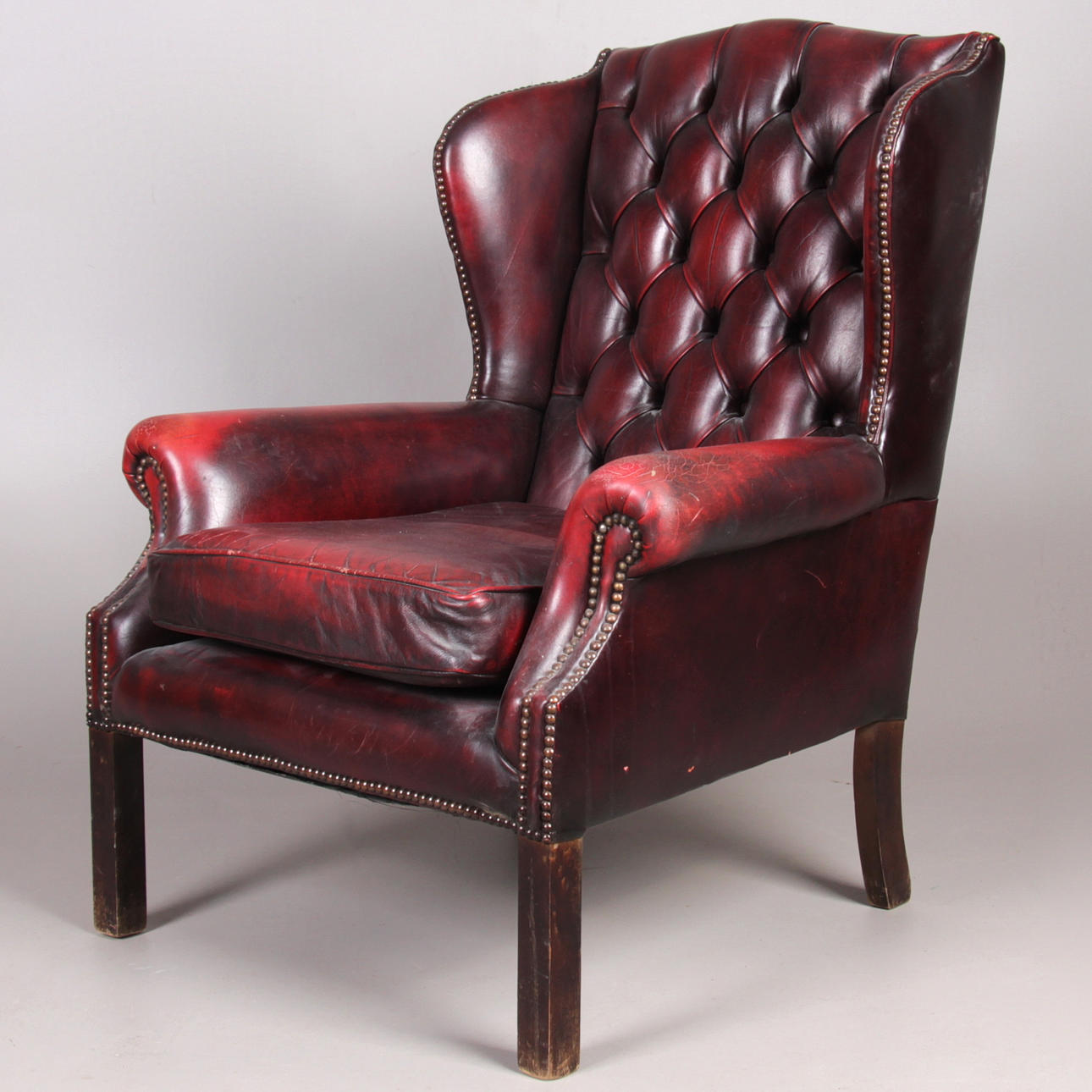 ÖRONLAPPSFÅTÖLJ, Chesterfieldmodell, 1900-tal.