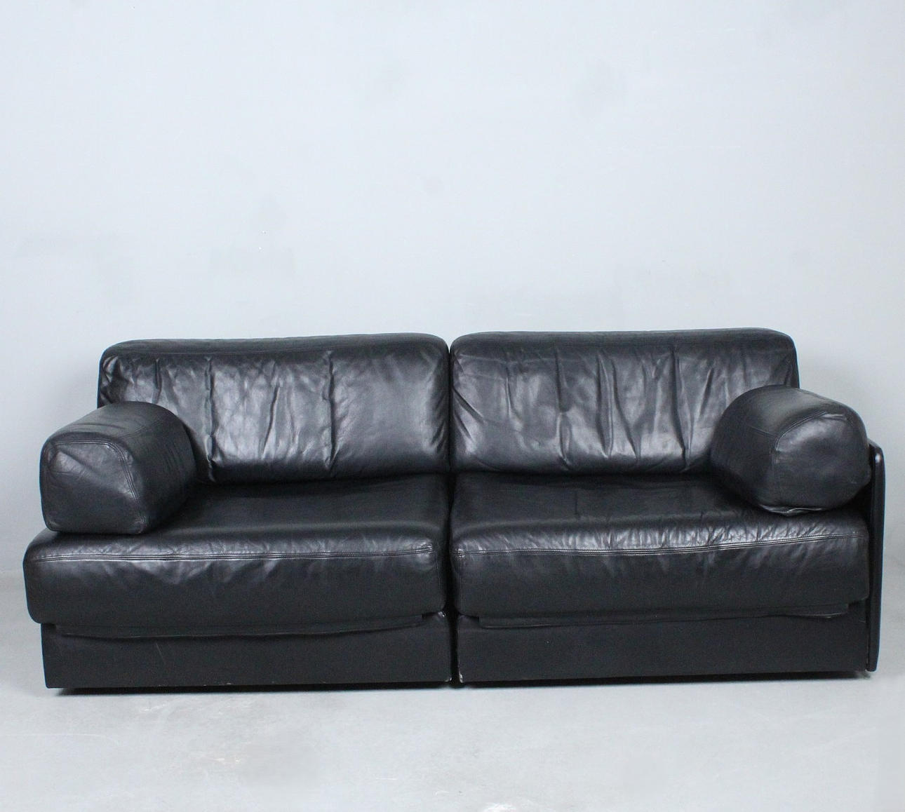 De Sede, tvådelad modulsoffa/bäddsoffa, modell 'DS76', läder, Schweiz, 1970-tal.