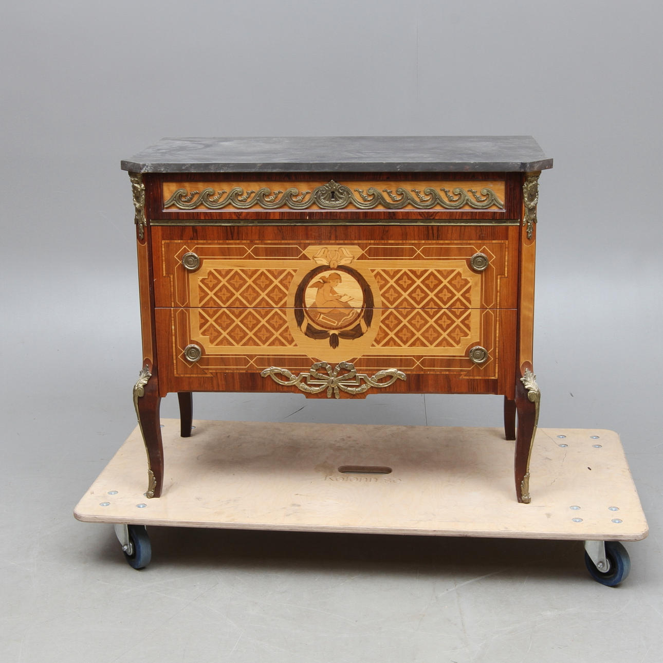 BYRÅ, med stenskiva, gustaviansk stil, 1900-tal.