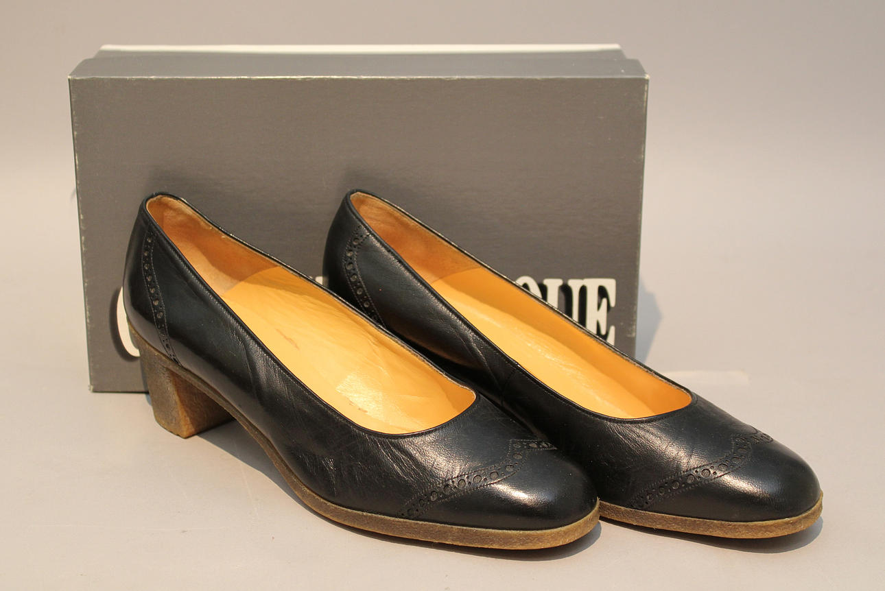 Damskor. B5004 Aladina. Bally Suisse. Made in Suisse.