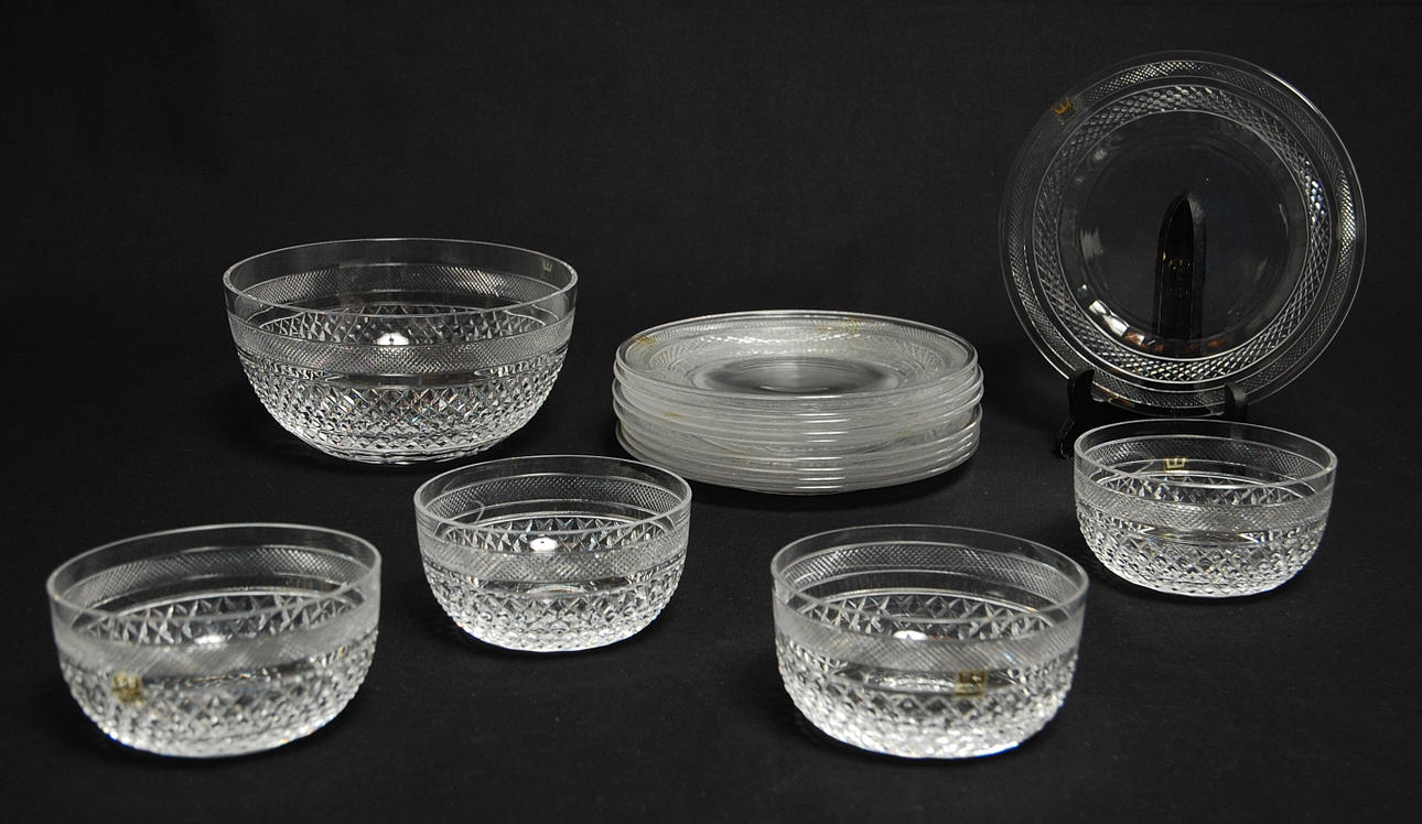 GLASSERVISDELAR, 15 delar, " Kent " Elis Bergh, Kosta signerat.