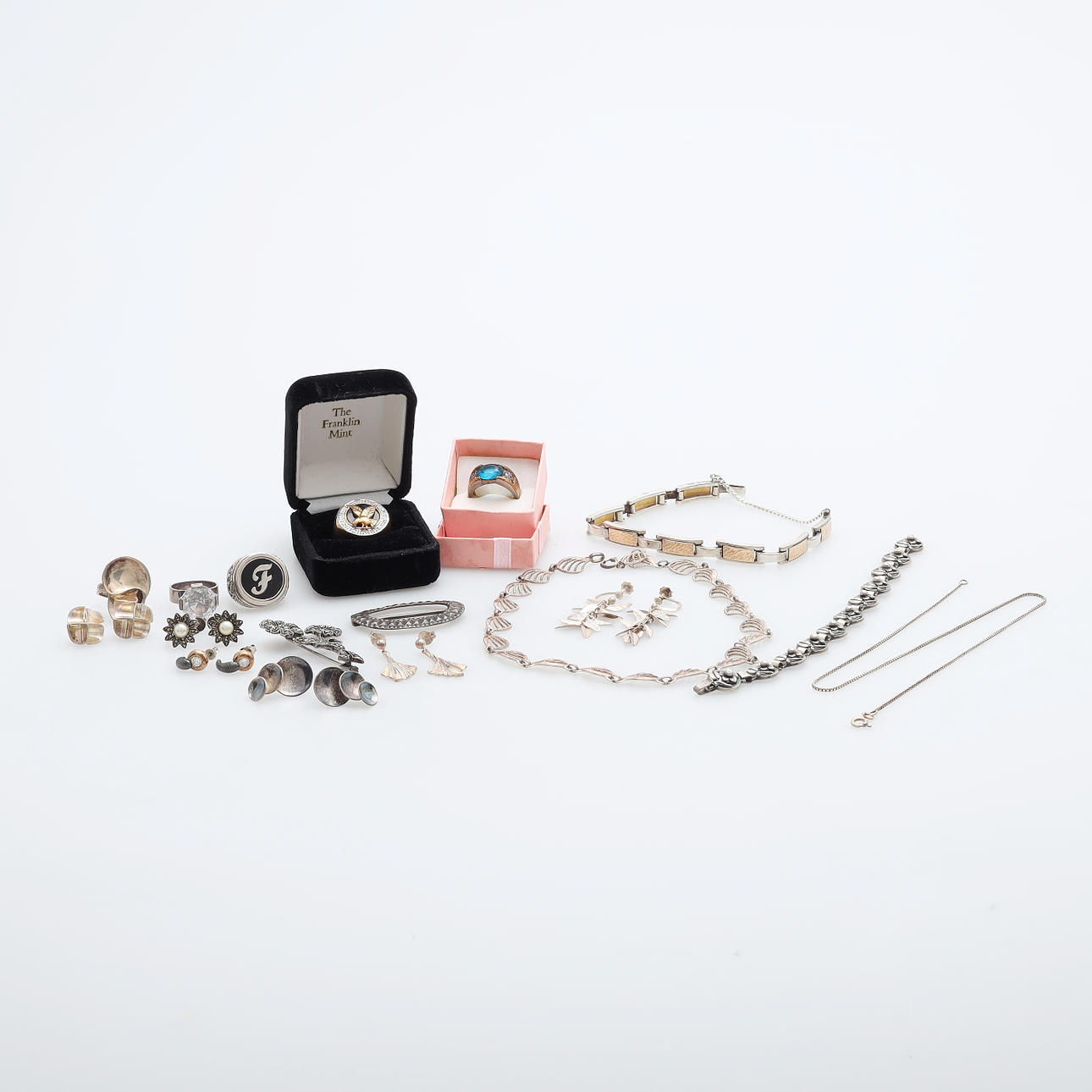 SMYCKEN, Silver, vikt 165 gram.