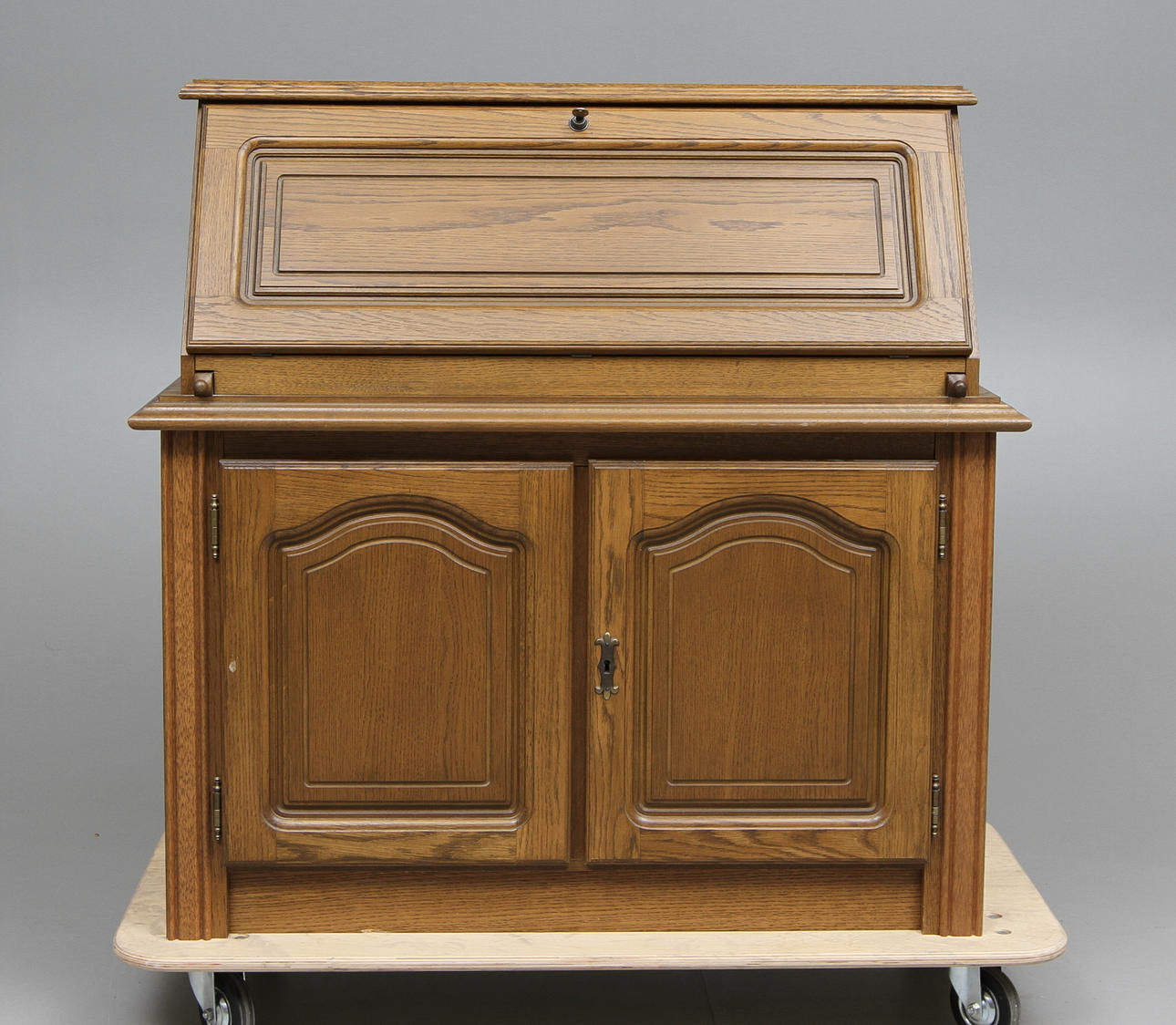 SKRIVSKÅP, 1900-talets andra hälft.