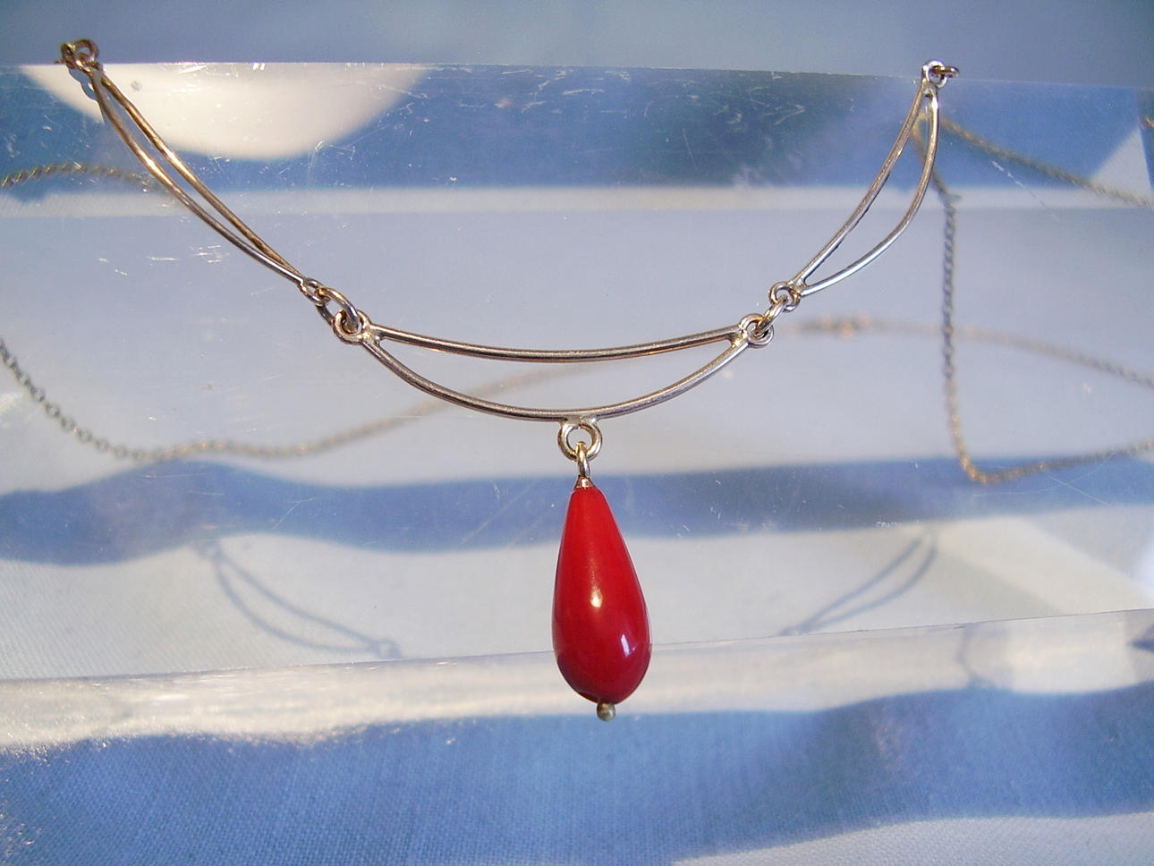 GULD HALSBAND MED KORALL DROPPAR roséguld 333.