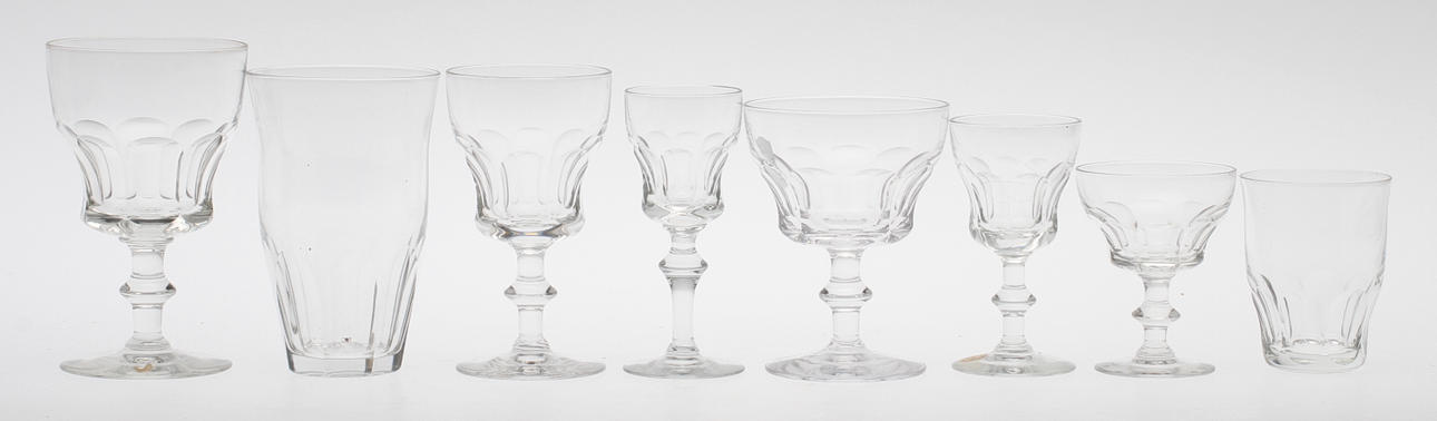 GLASSERVIS, 73 delar, Kosta, 1900-tal.