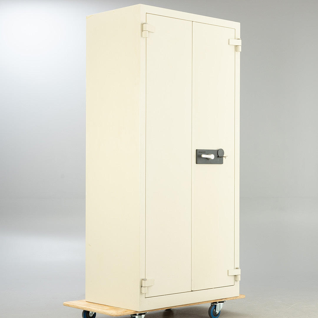 Melsmetall, kassaskåp/arkivskåp/stålskåp.