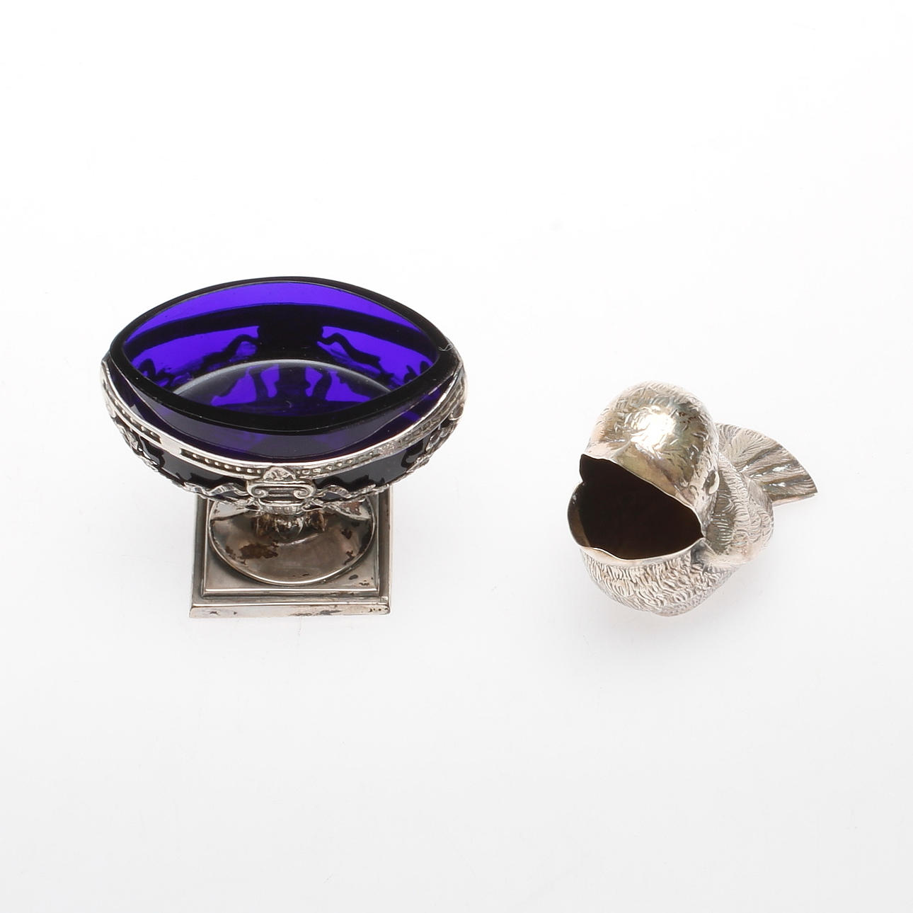 SALTKAR, 2 st, silver och glas, Tyskland och Spanien, 1900-tal.