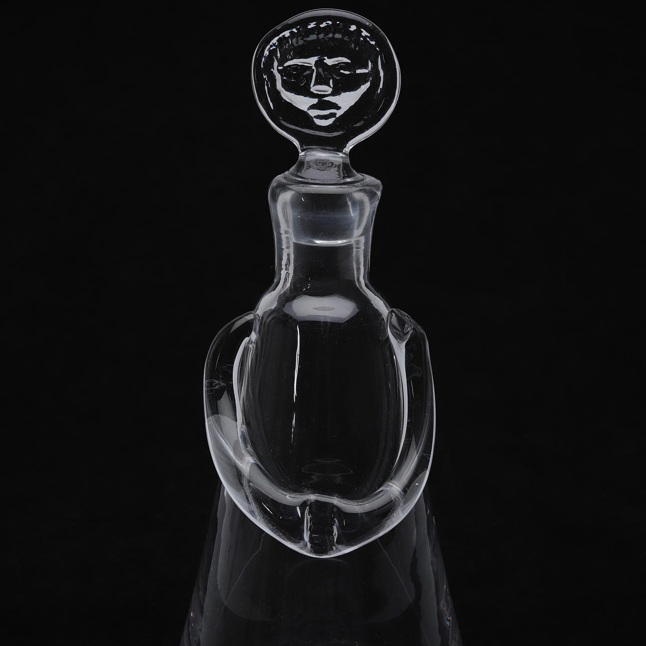 ERIK HÖGLUND. A glass decanter from the series “People”, Boda, signed ...