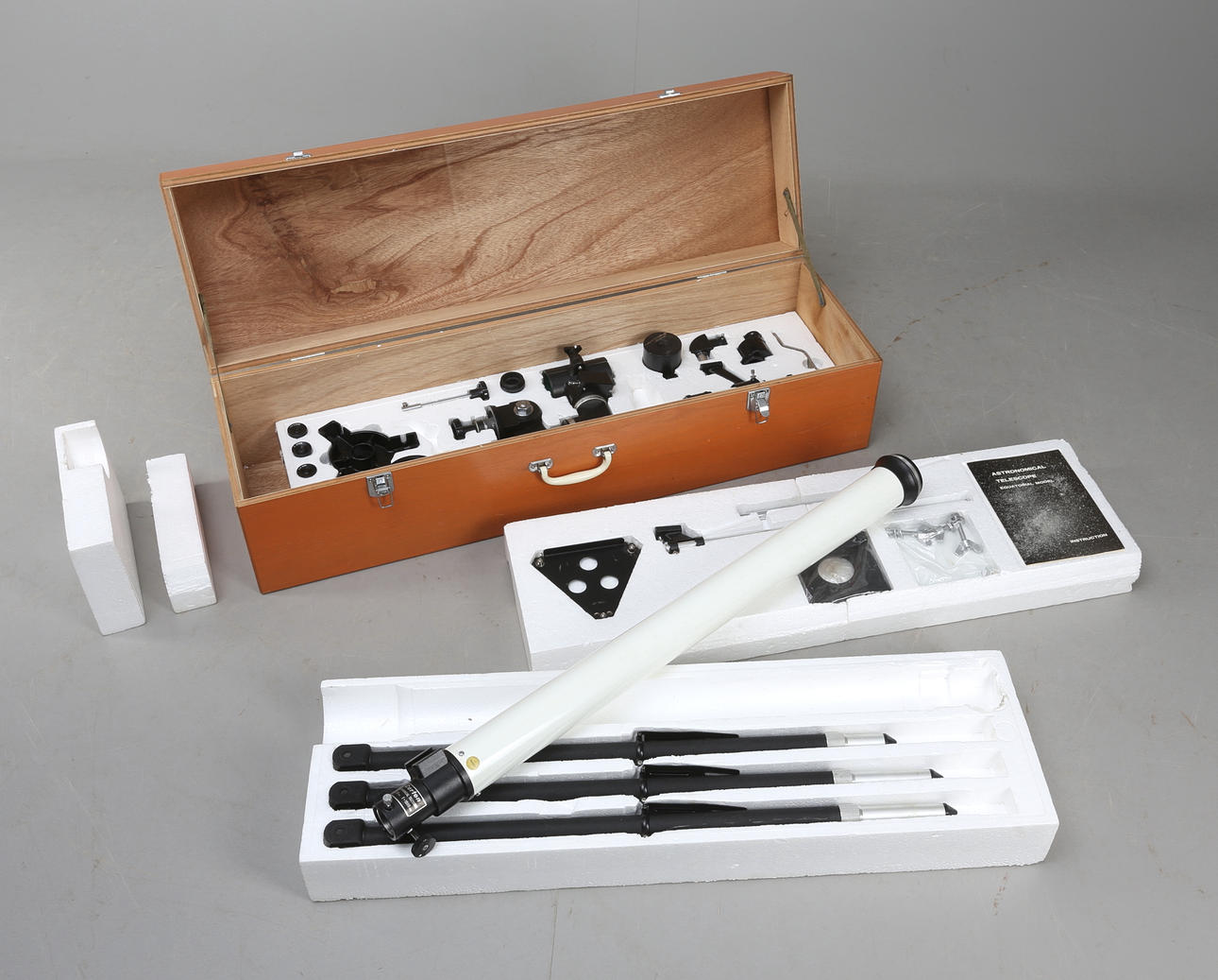 STJÄRNKIKARE, Carton Astronomical Telescope, D=60mm och F=1000mm.