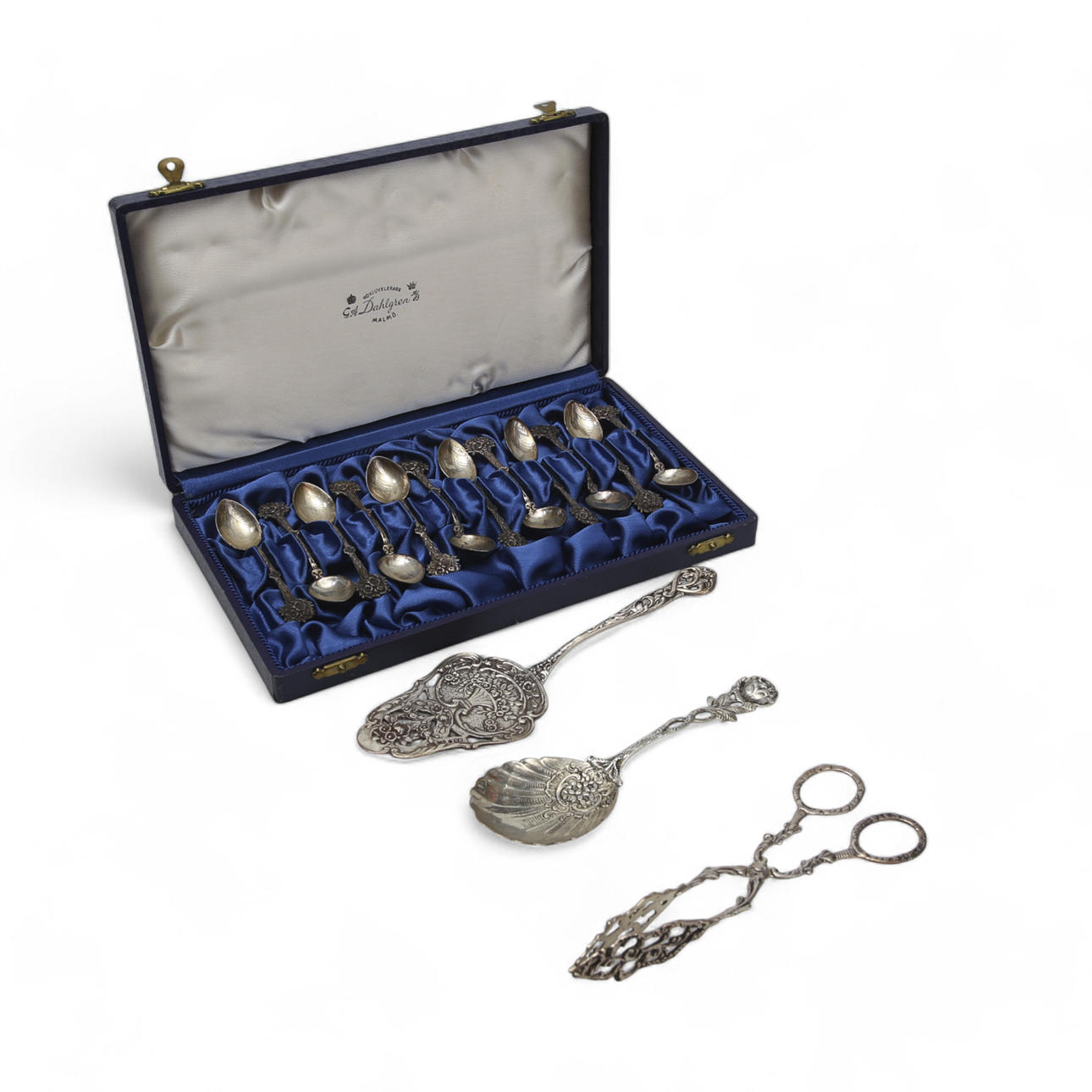 COFFEE SPOONS AND THREE SERVING CUTLERY silver, total 15 pieces.