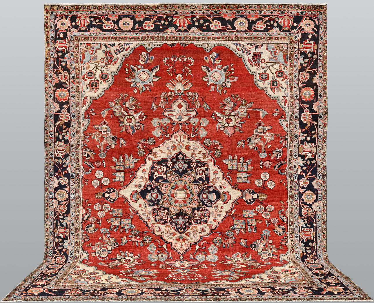 EIN TEPPICH, Teure Semantik, 383*293 cm.