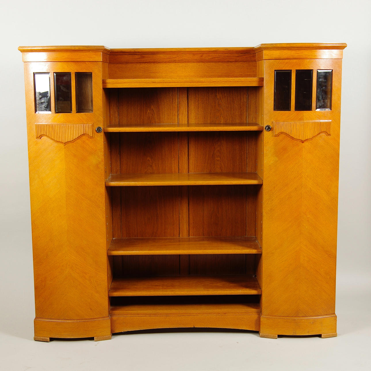 BOKHYLLA MED SKÅP, ek med fasettslipat glas, jugend.